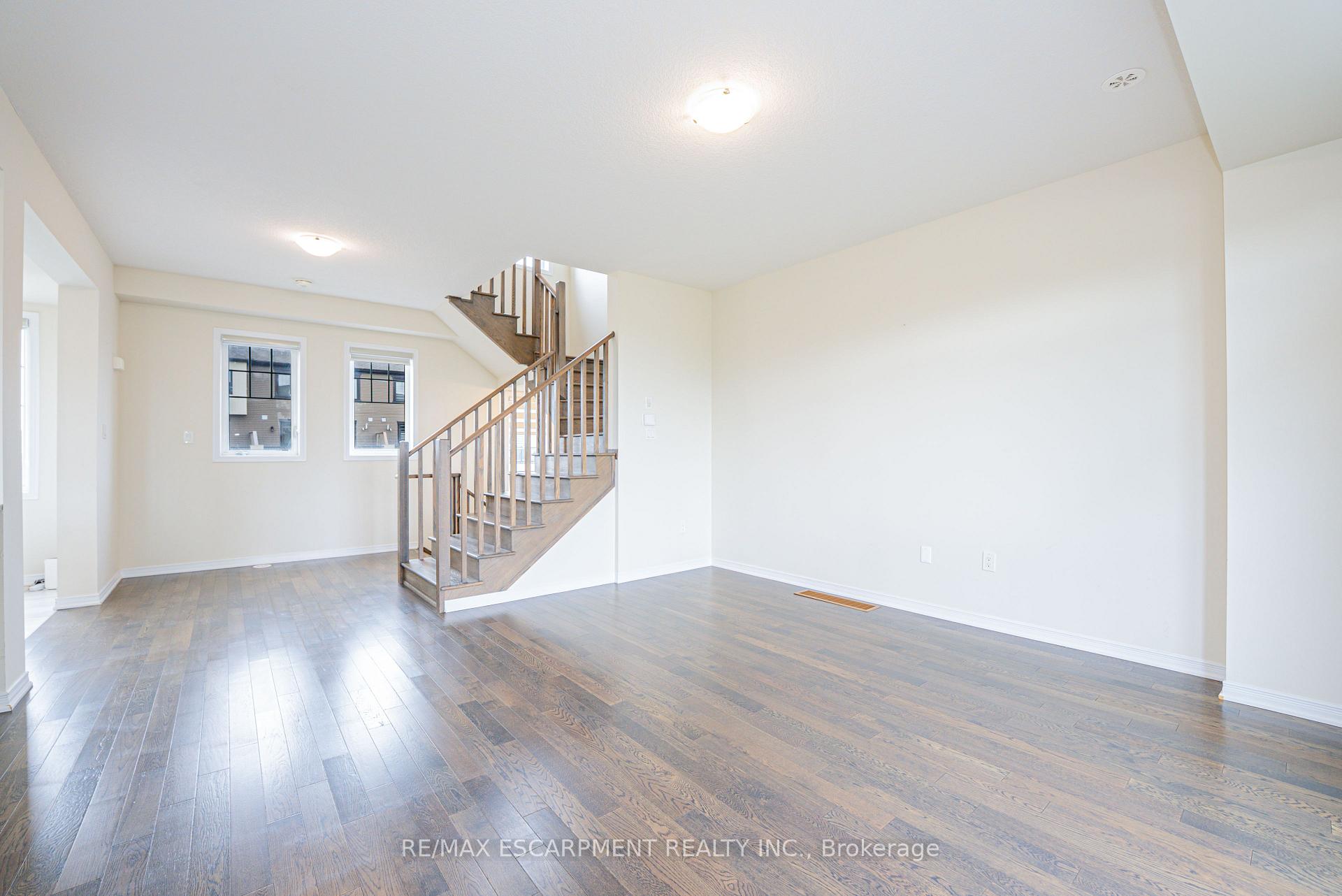 Photo 22 of 41 Utter Place, Hamilton, Stoney Creek Mountain — HOMEH