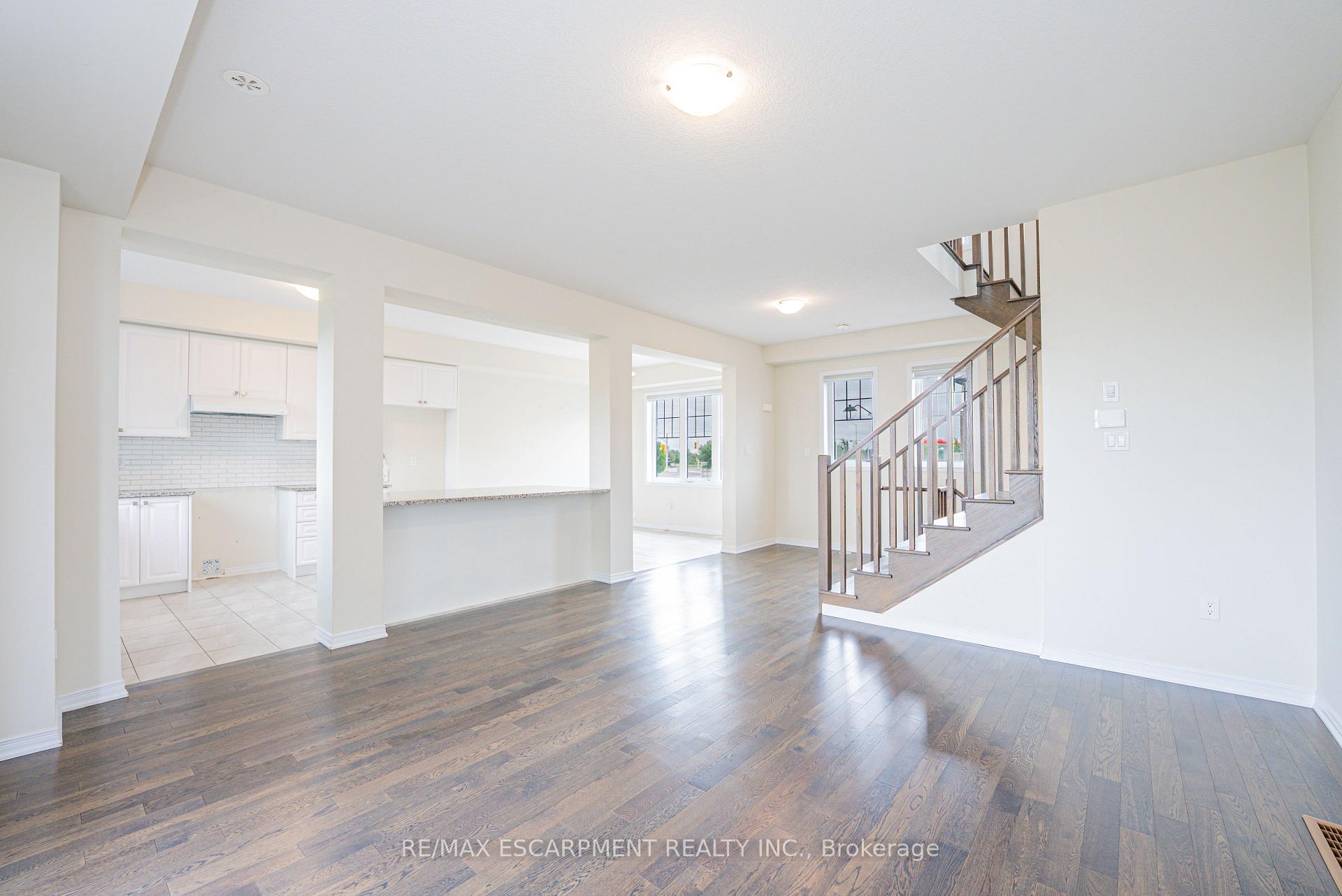 Photo 23 of 41 Utter Place, Hamilton, Stoney Creek Mountain — HOMEH