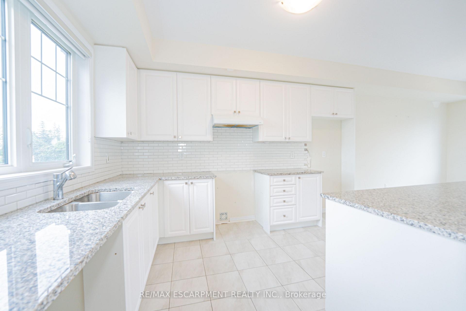 Photo 28 of 41 Utter Place, Hamilton, Stoney Creek Mountain — HOMEH