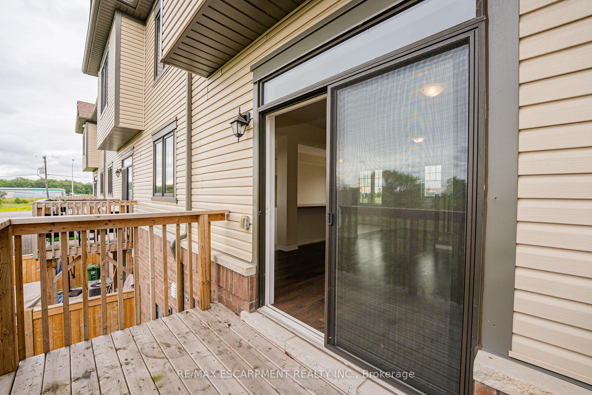 Photo 31 of 41 Utter Place, Hamilton, Stoney Creek Mountain — HOMEH