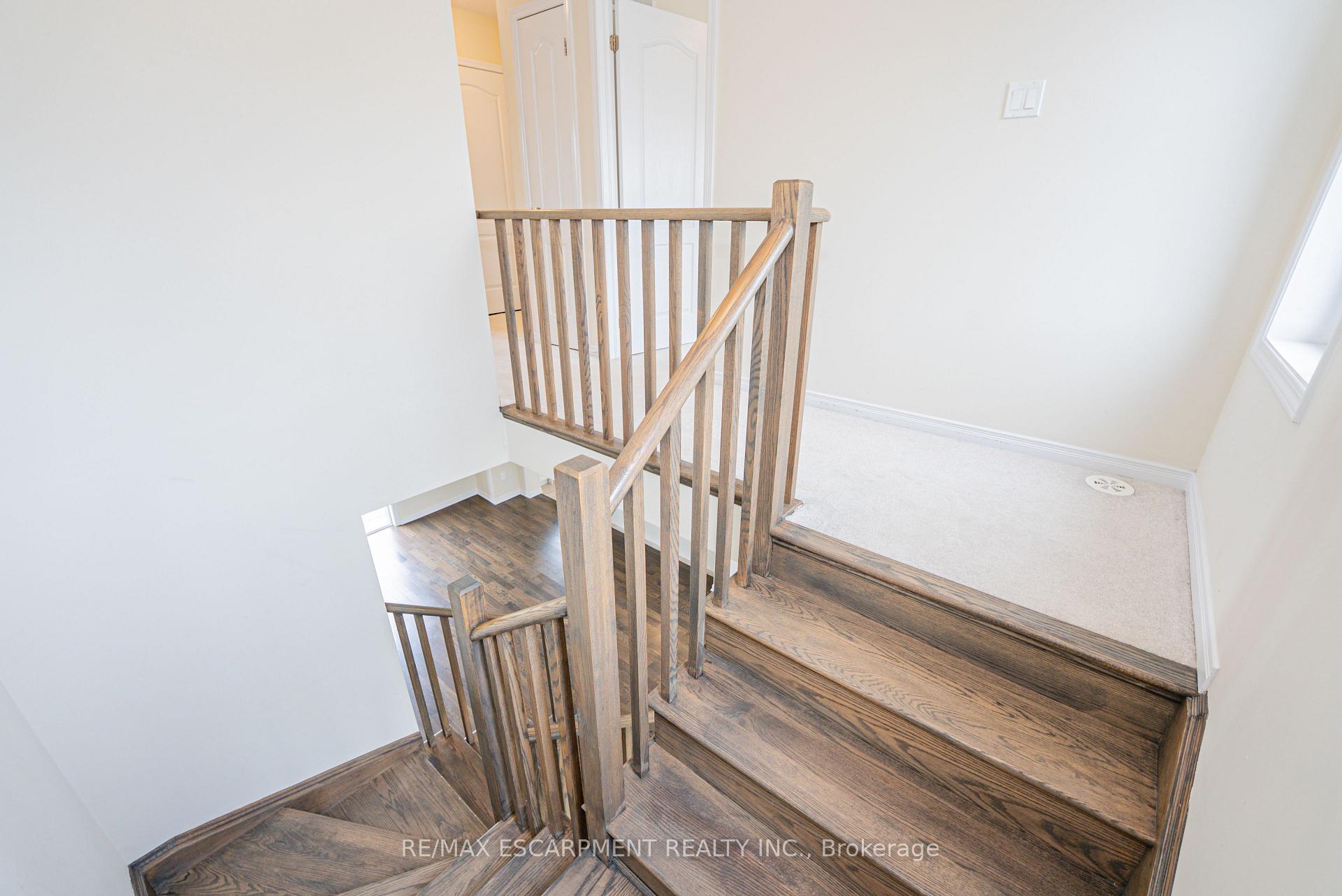 Photo 33 of 41 Utter Place, Hamilton, Stoney Creek Mountain — HOMEH