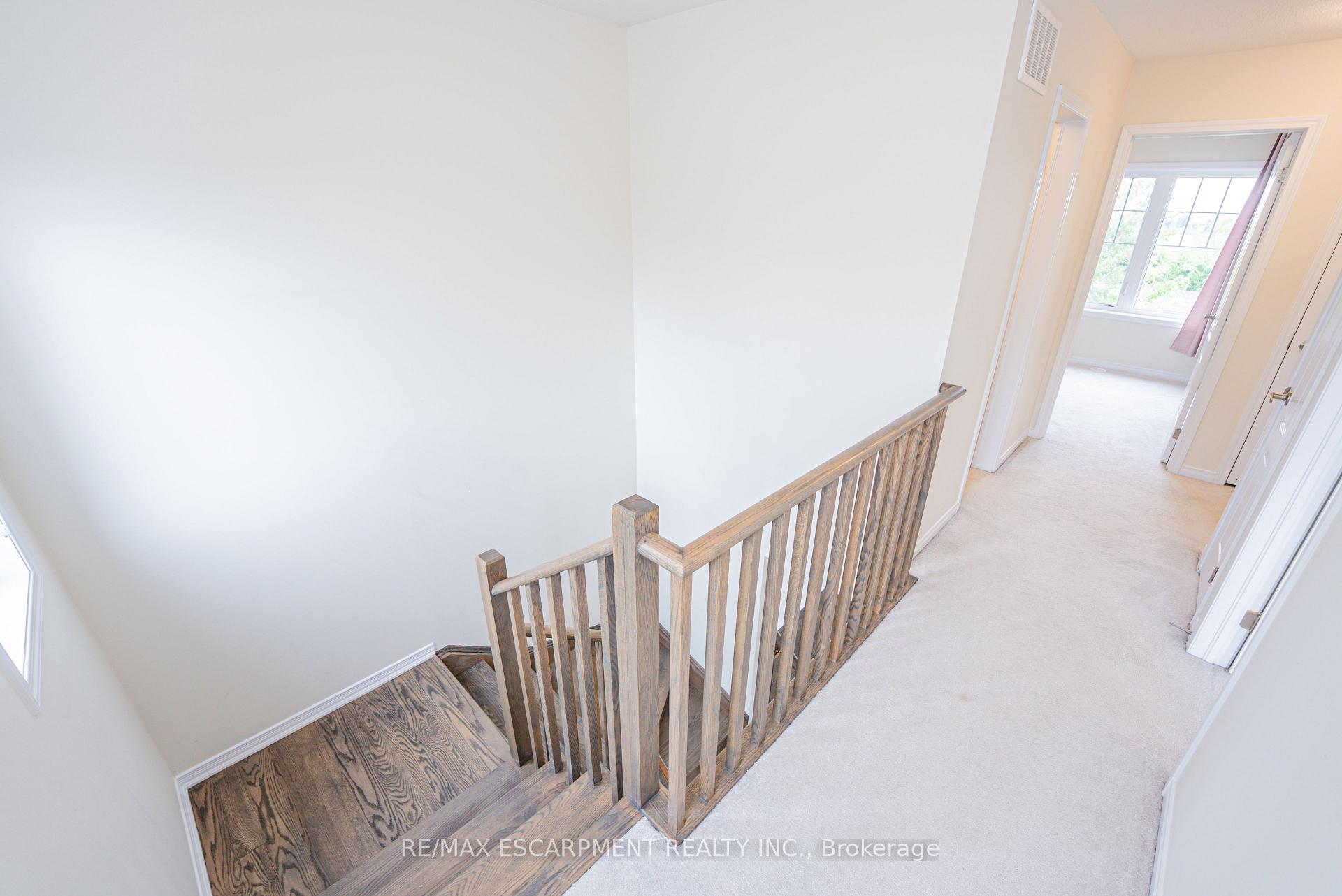 Photo 34 of 41 Utter Place, Hamilton, Stoney Creek Mountain — HOMEH