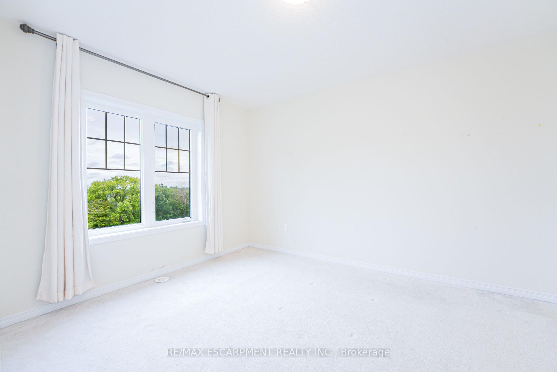 Photo 36 of 41 Utter Place, Hamilton, Stoney Creek Mountain — HOMEH