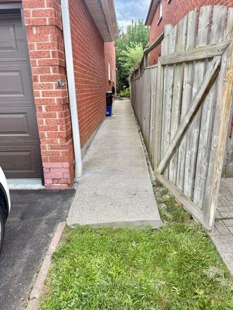 Photo 4 of Unit Bsmt, 4670 Antelope Crescent, Mississauga, Hurontario — HOMEH
