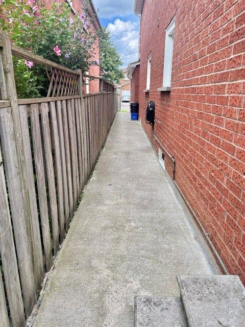Photo 6 of Unit Bsmt, 4670 Antelope Crescent, Mississauga, Hurontario — HOMEH