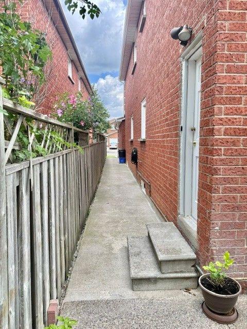 Photo 8 of Unit Bsmt, 4670 Antelope Crescent, Mississauga, Hurontario — HOMEH