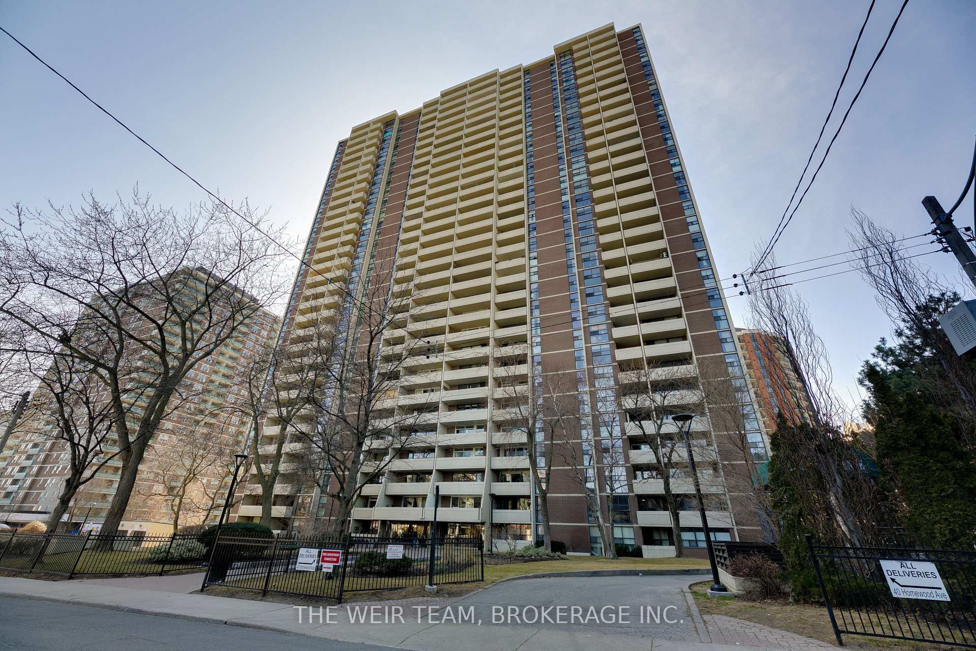 Front of Unit 905, 40 Homewood Avenue