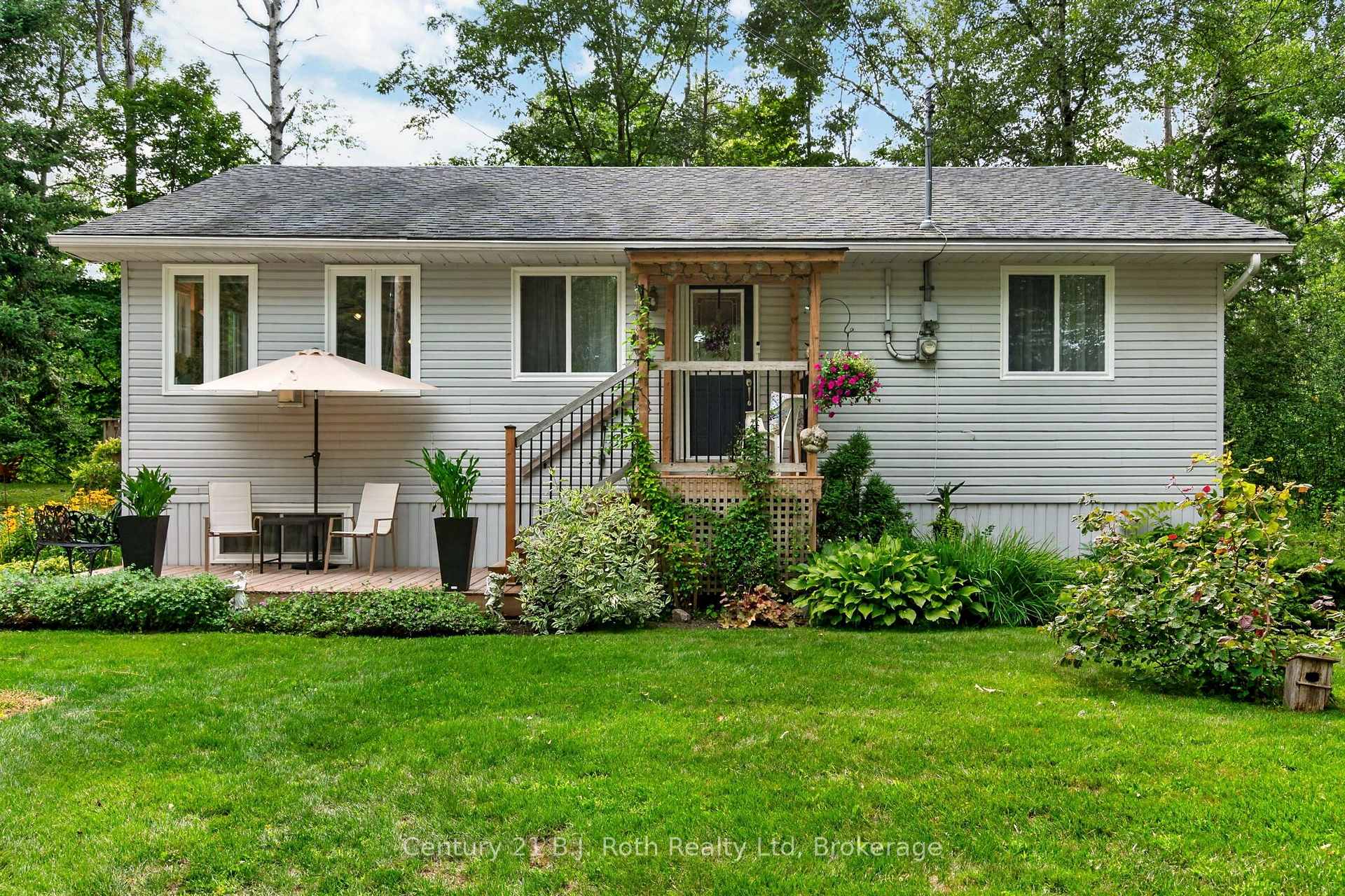 Photo 2 of 24 Crescent Drive, Tay, Rural Tay — HOMEH
