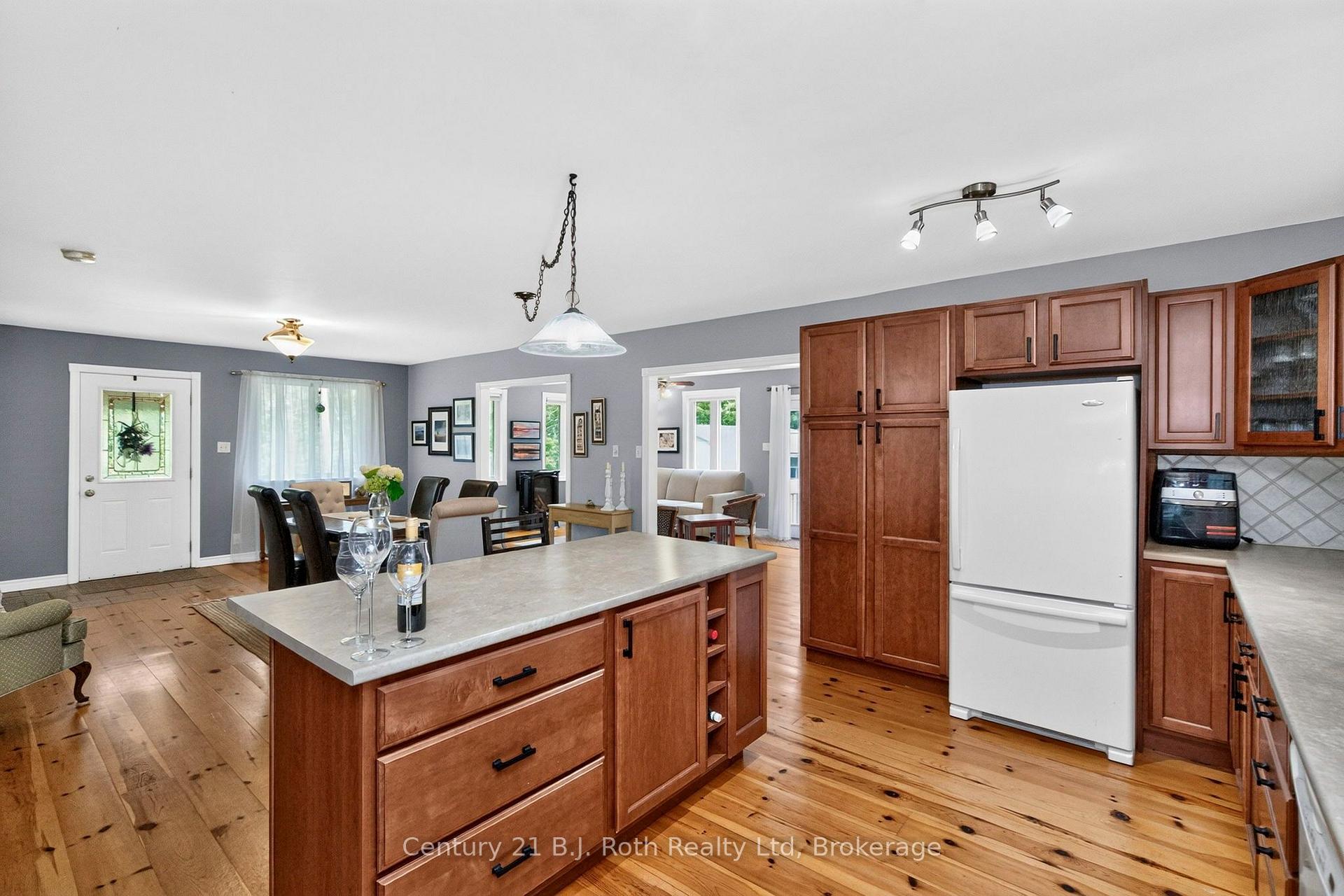 Photo 13 of 24 Crescent Drive, Tay, Rural Tay — HOMEH