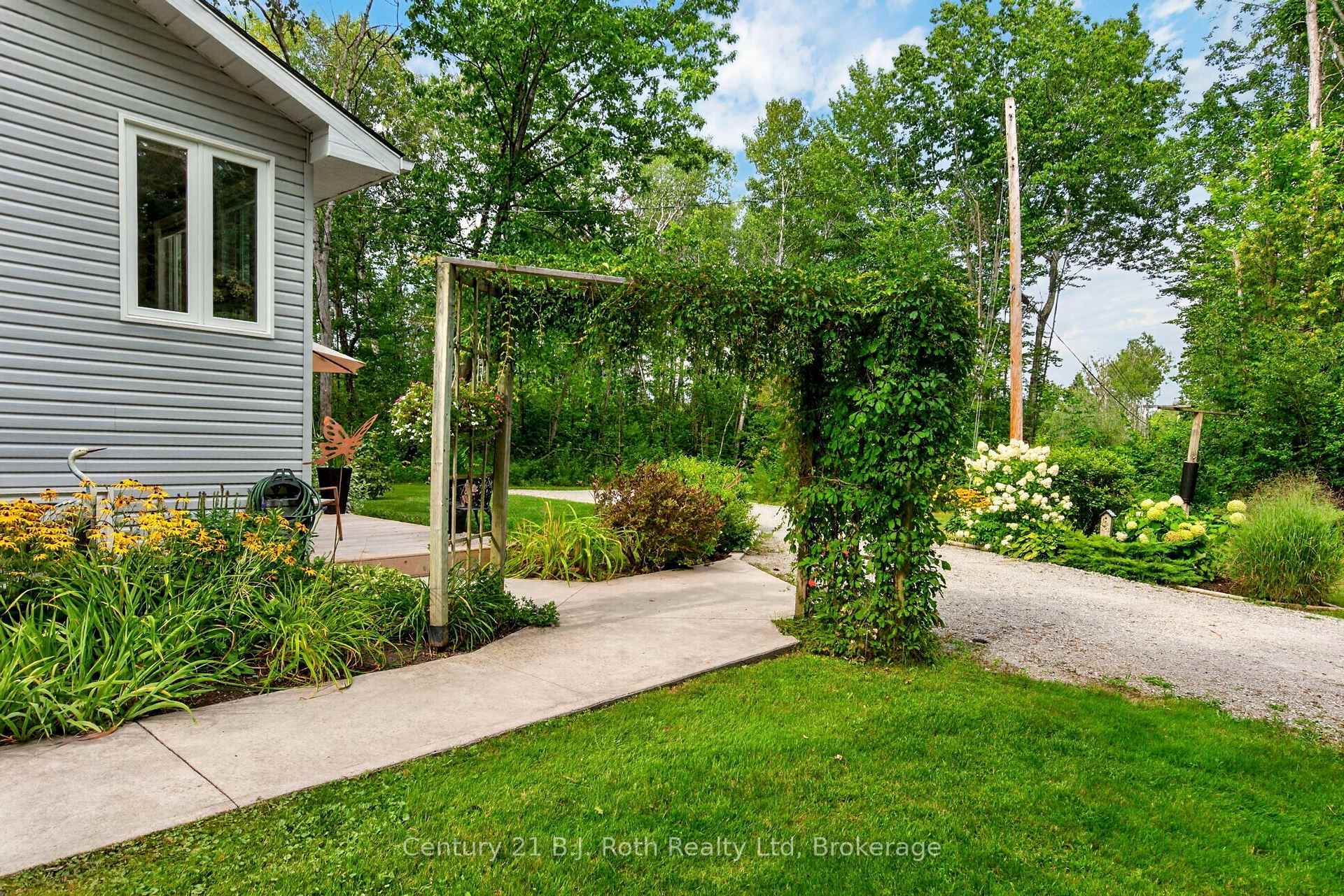 Photo 34 of 24 Crescent Drive, Tay, Rural Tay — HOMEH