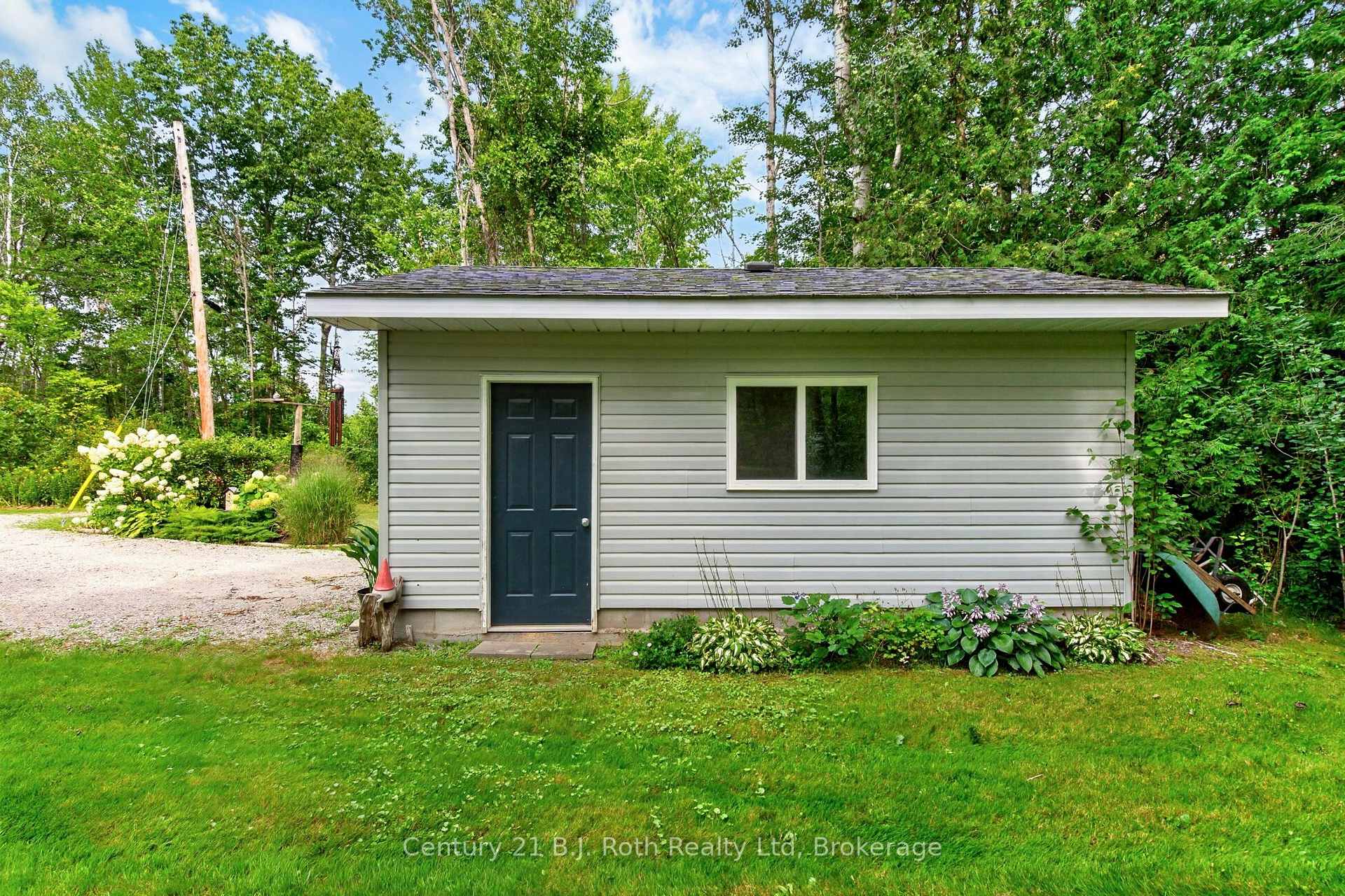 Photo 38 of 24 Crescent Drive, Tay, Rural Tay — HOMEH
