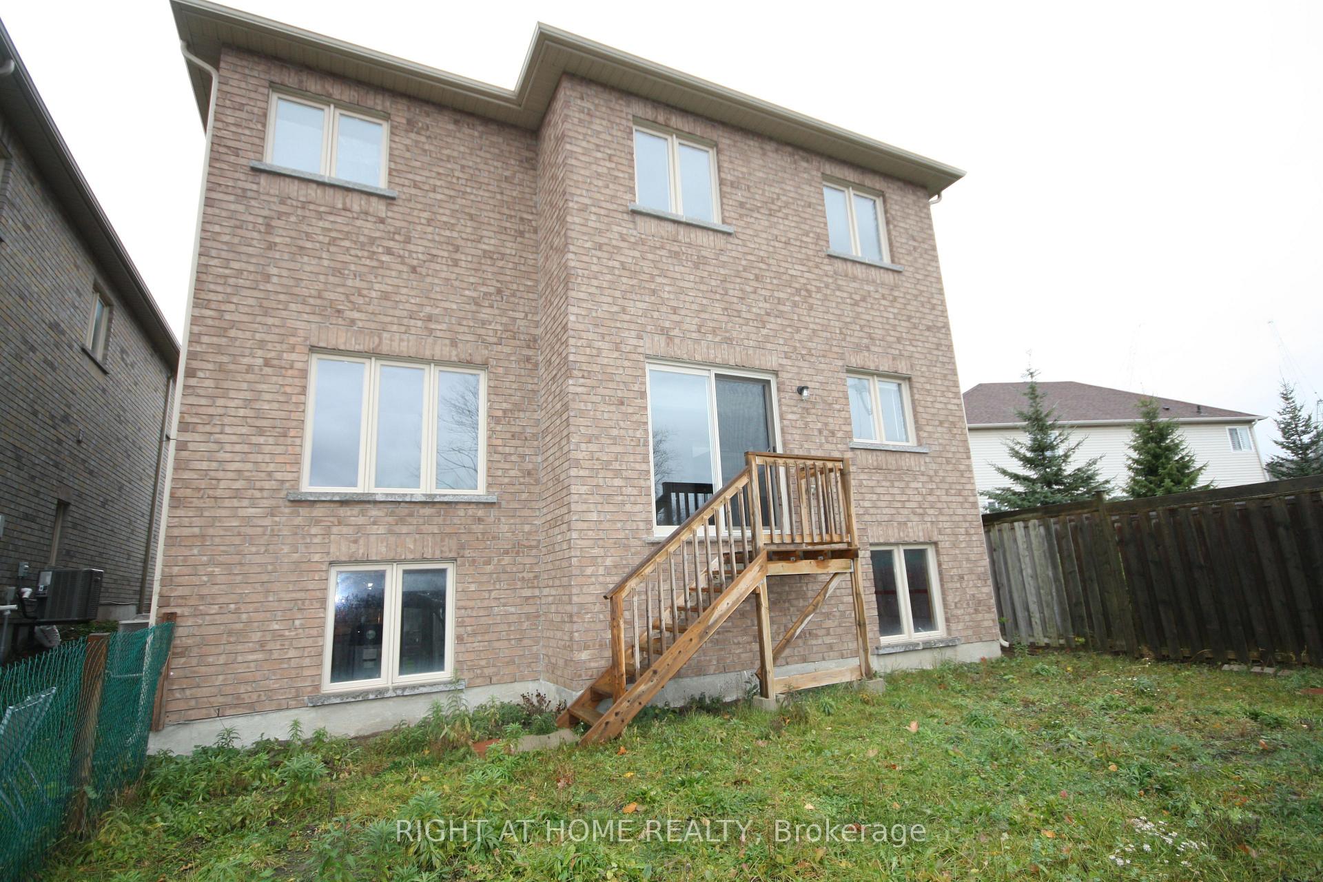 Photo 2 of 66 White Crescent, Barrie, Holly — HOMEH
