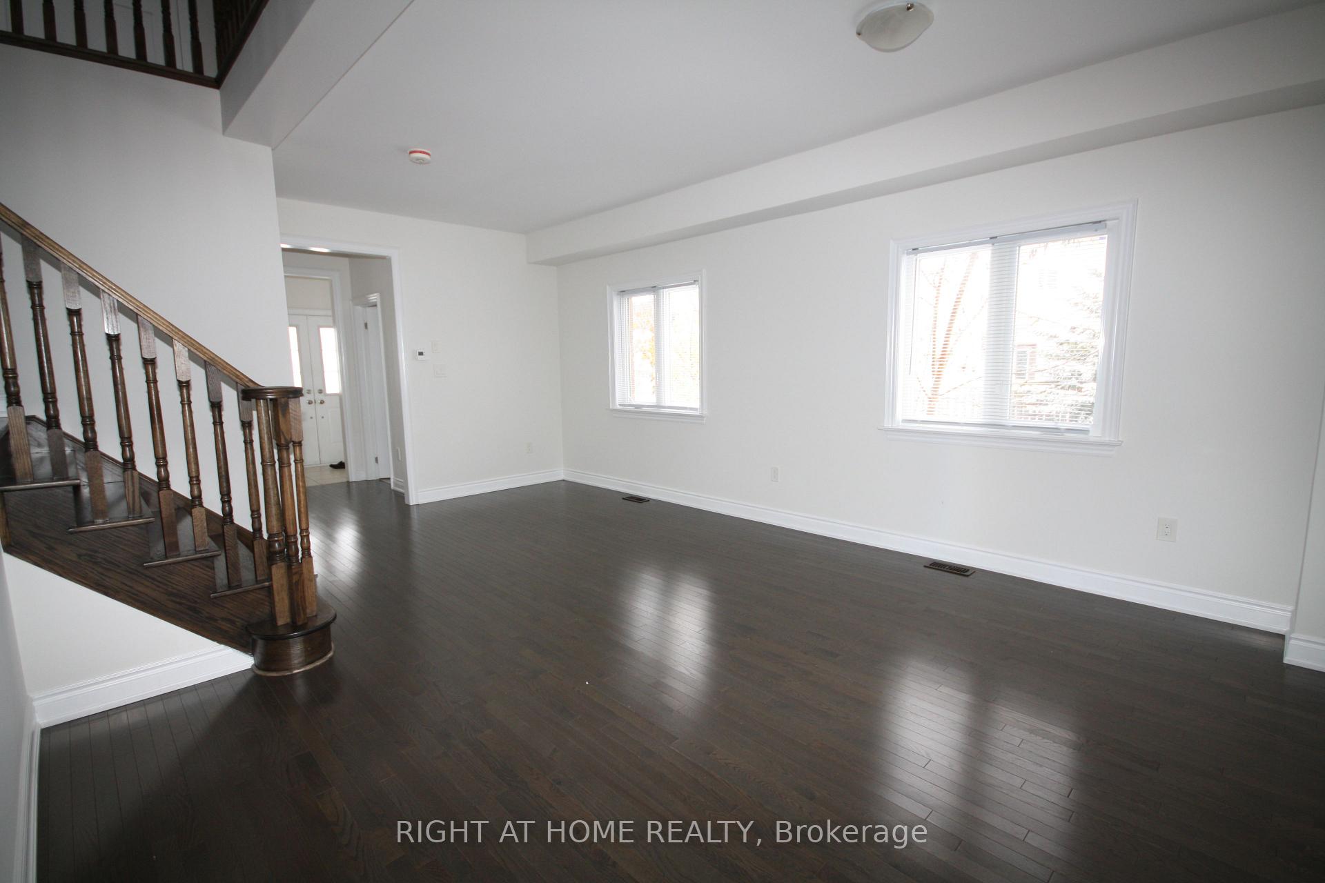 Photo 6 of 66 White Crescent, Barrie, Holly — HOMEH