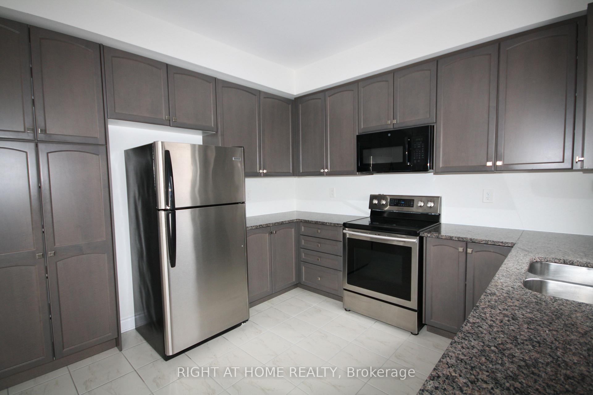 Photo 10 of 66 White Crescent, Barrie, Holly — HOMEH