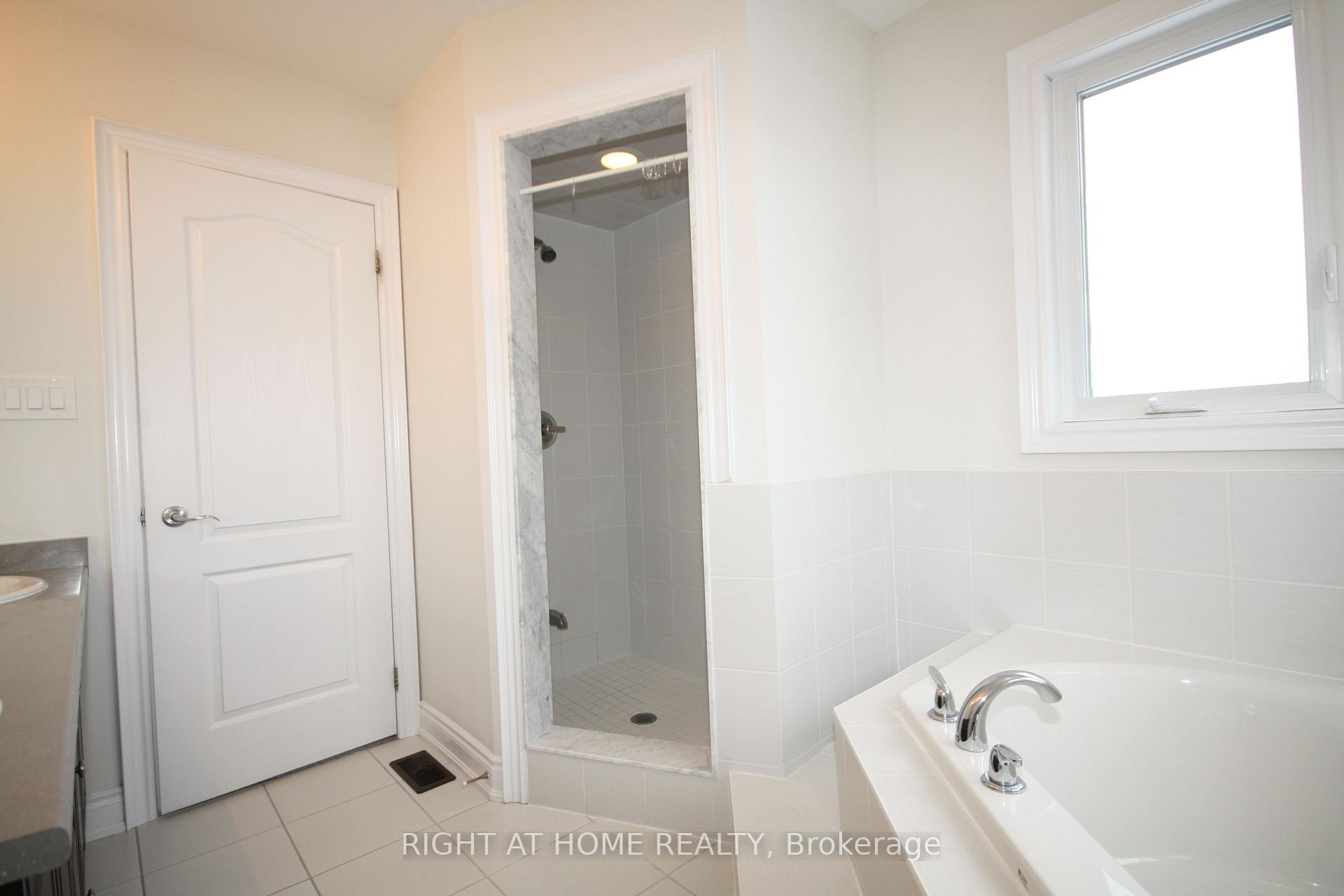 Photo 14 of 66 White Crescent, Barrie, Holly — HOMEH