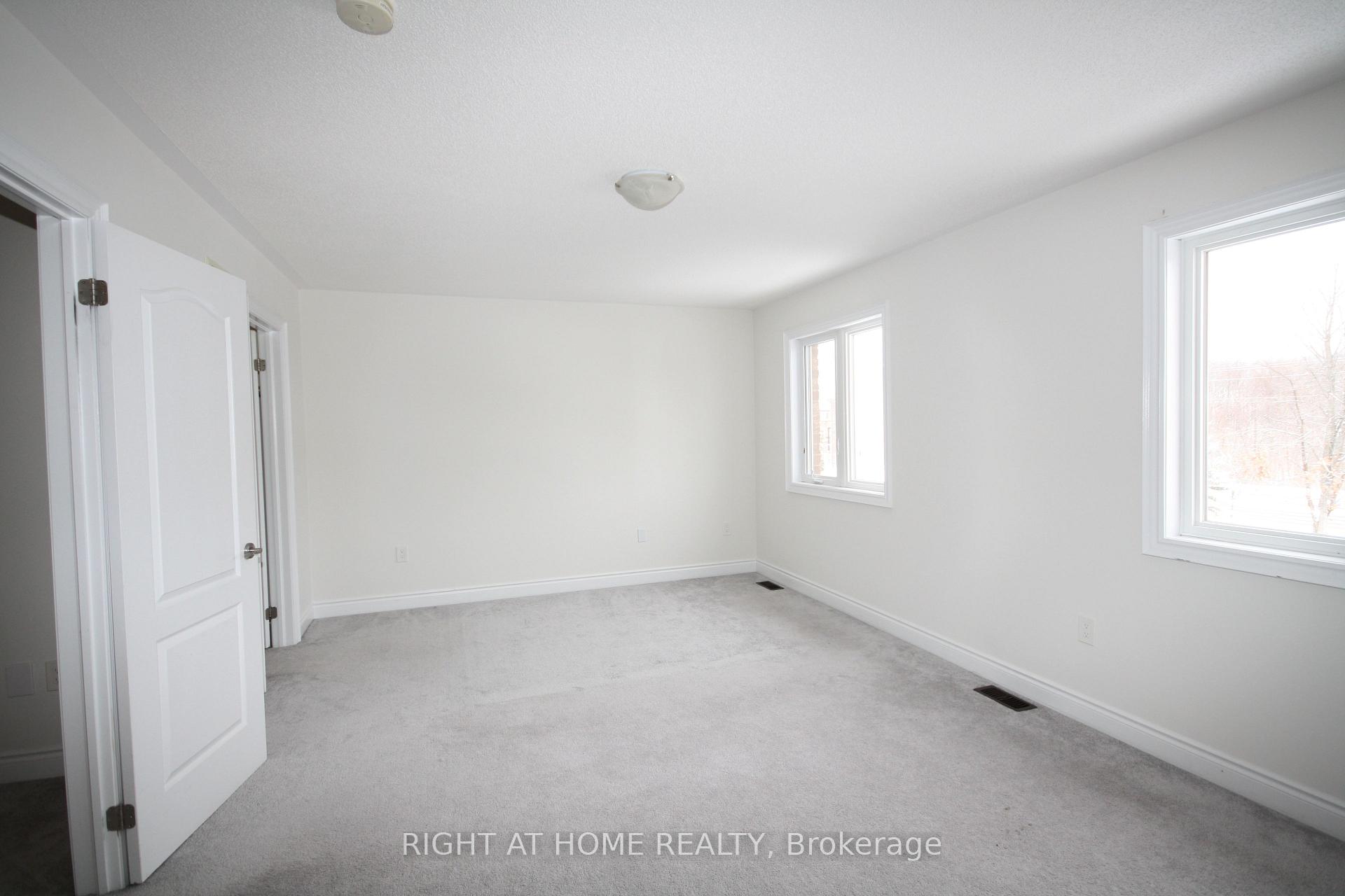 Photo 16 of 66 White Crescent, Barrie, Holly — HOMEH