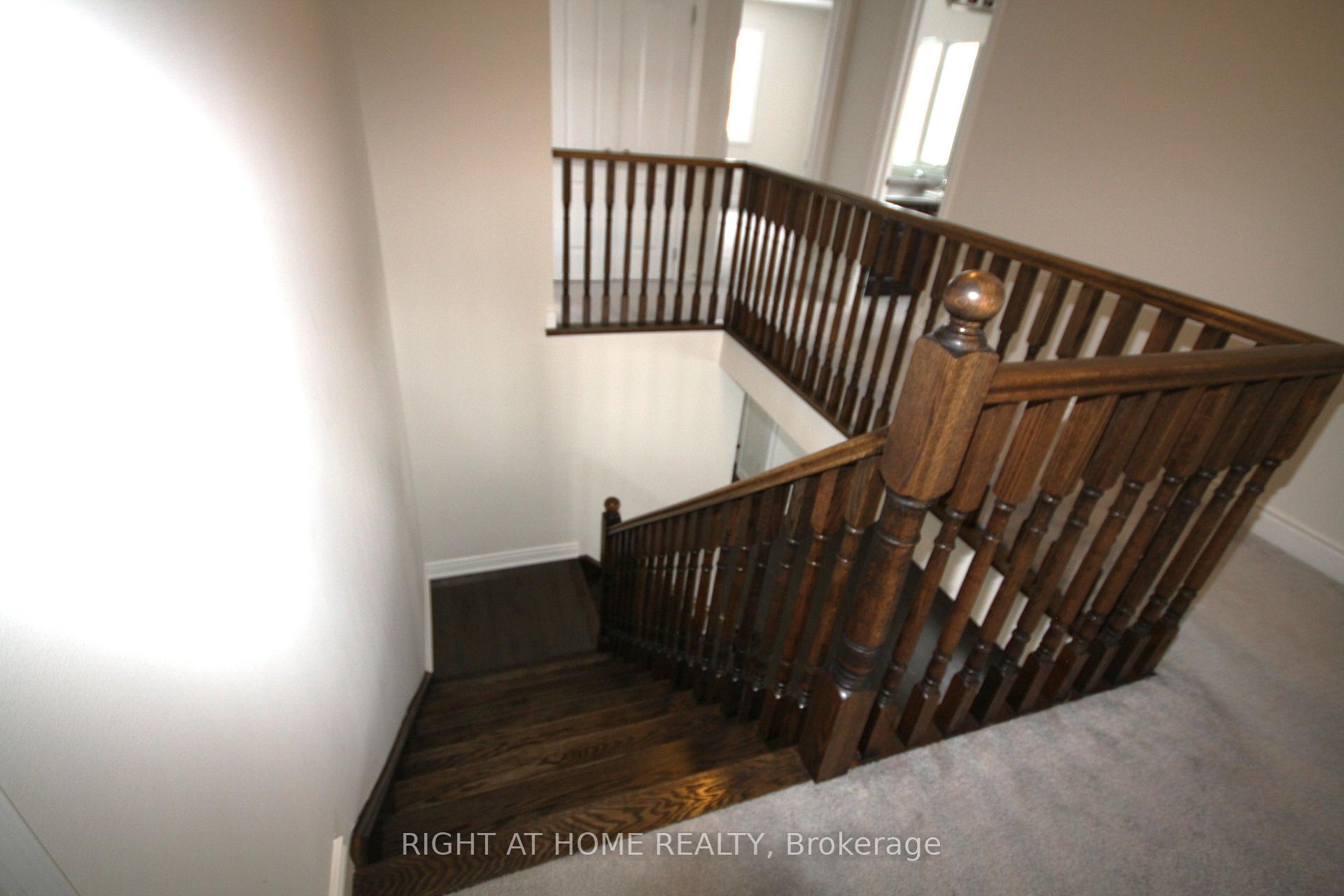 Photo 19 of 66 White Crescent, Barrie, Holly — HOMEH