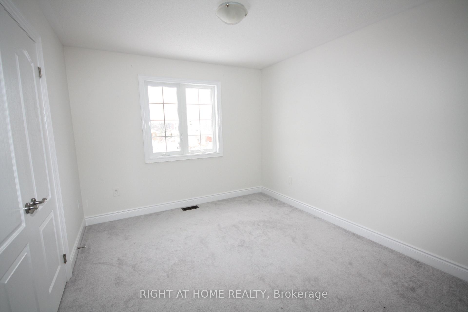 Photo 23 of 66 White Crescent, Barrie, Holly — HOMEH