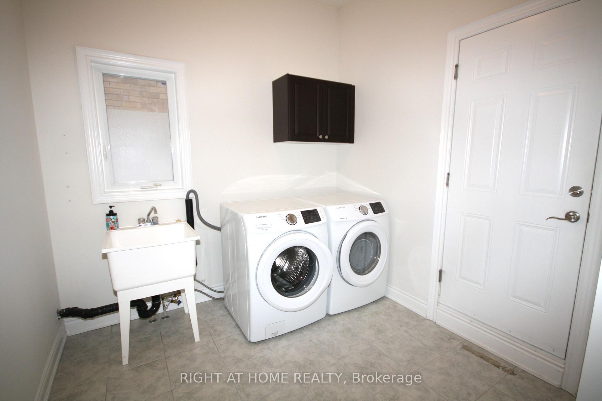 Photo 25 of 66 White Crescent, Barrie, Holly — HOMEH