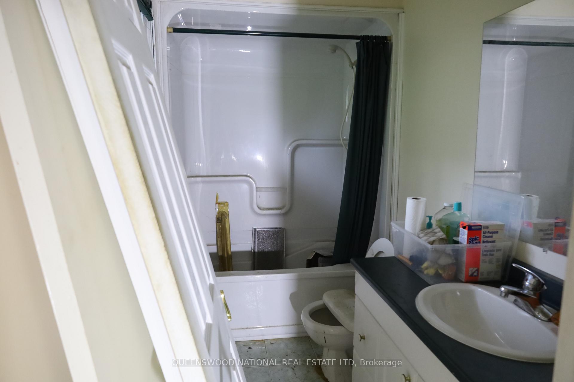 Photo 10 of 7 Burgess Avenue, Ottawa, Bayshore — HOMEH