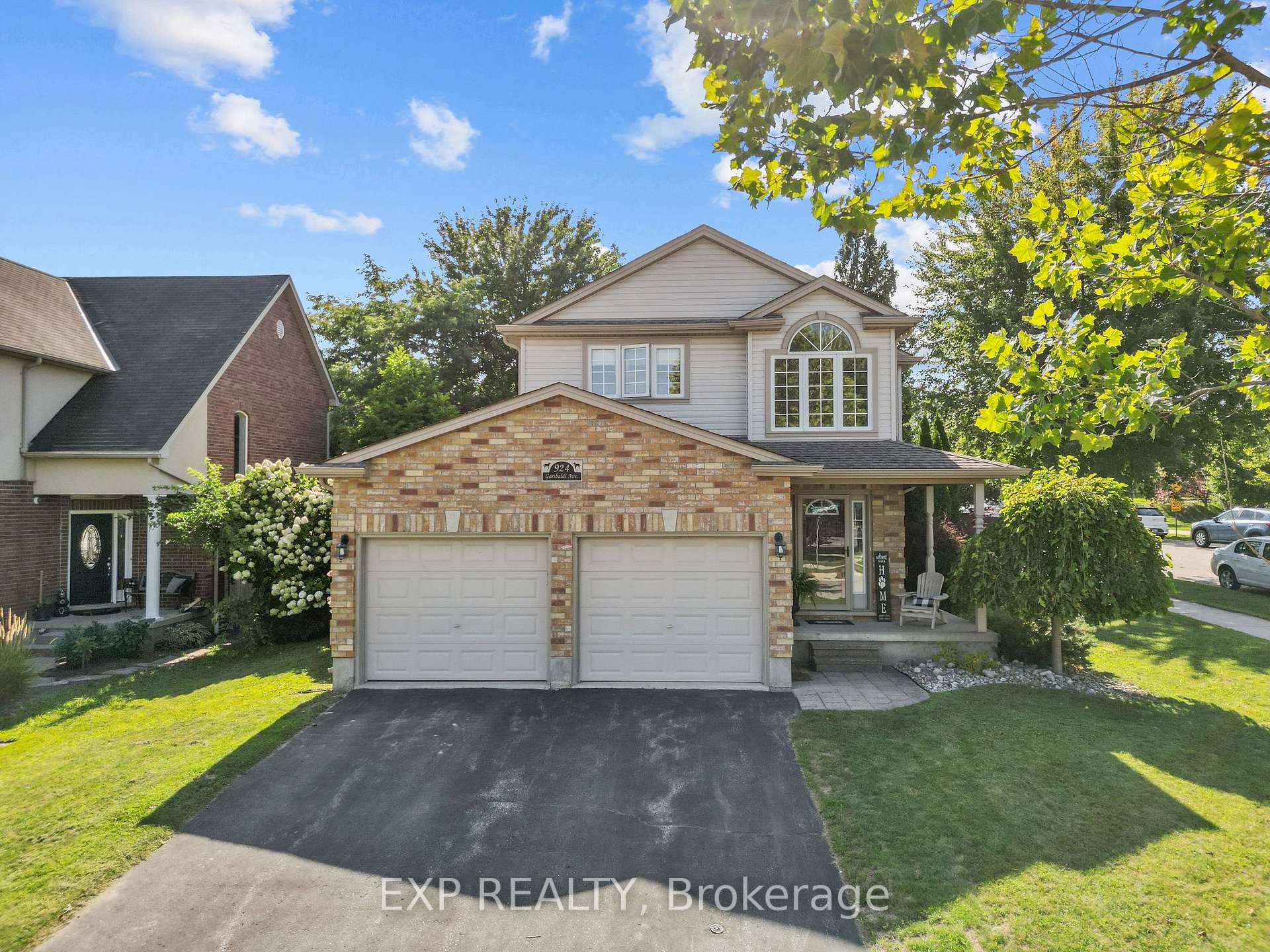 Photo 1 of 924 Garibaldi Avenue, London, North B — HOMEH