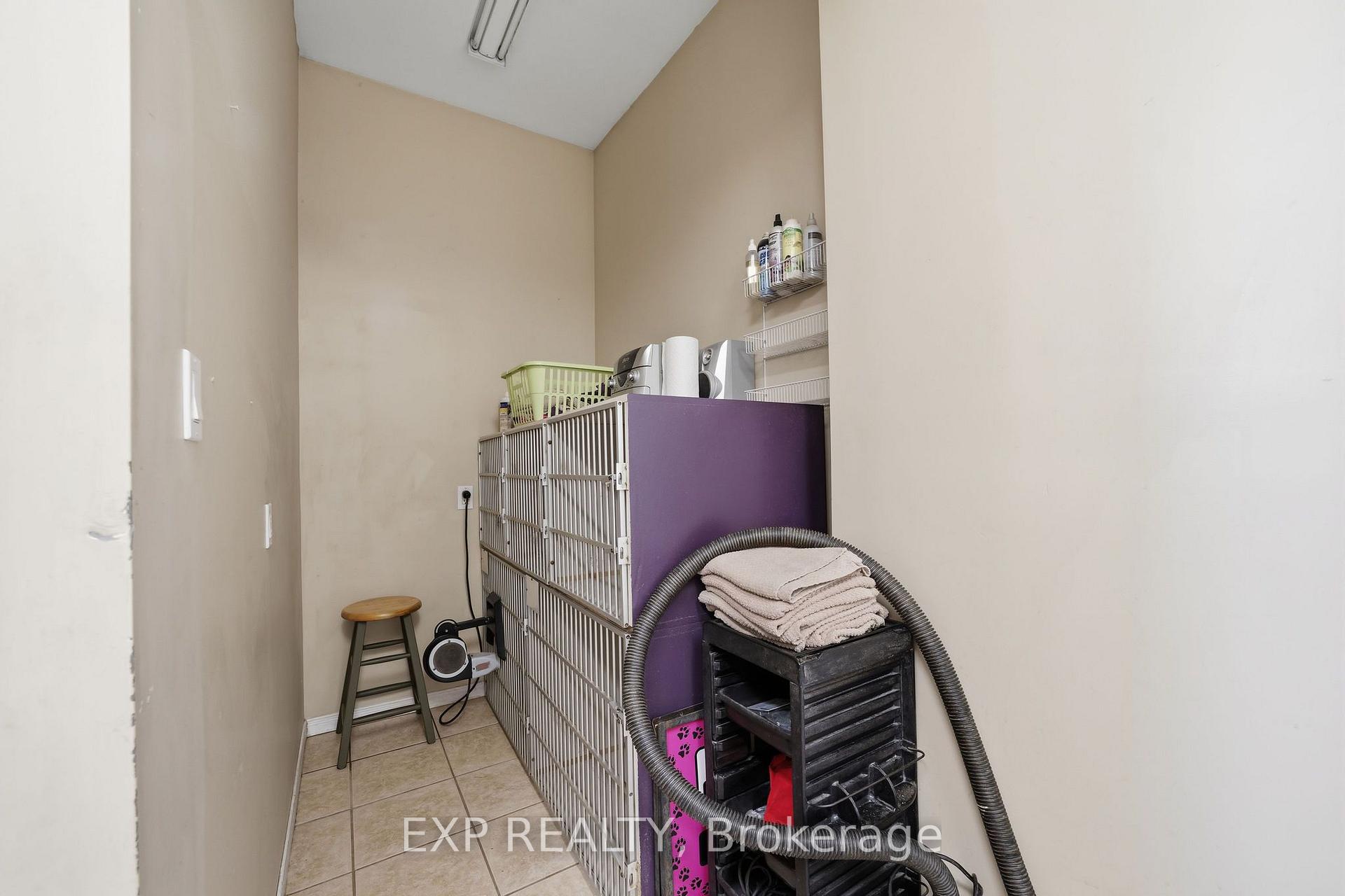 Photo 17 of 924 Garibaldi Avenue, London, North B — HOMEH