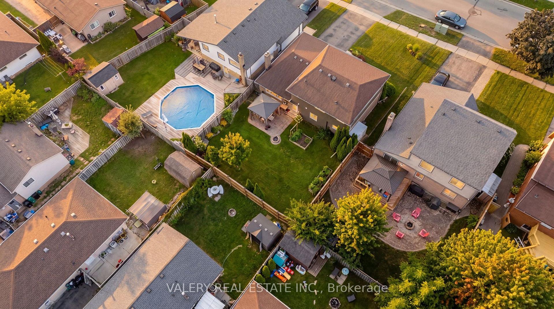 Photo 24 of 46 Blackwell Drive, Kitchener, Highland West — HOMEH