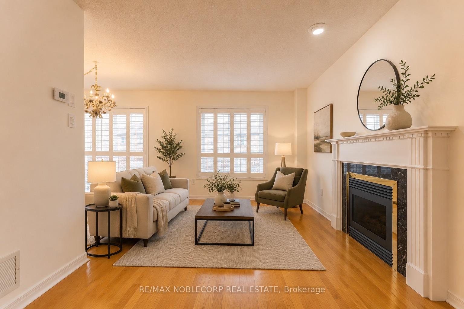 Photo 4 of 28 Opera Place, Vaughan, East Woodbridge — HOMEH