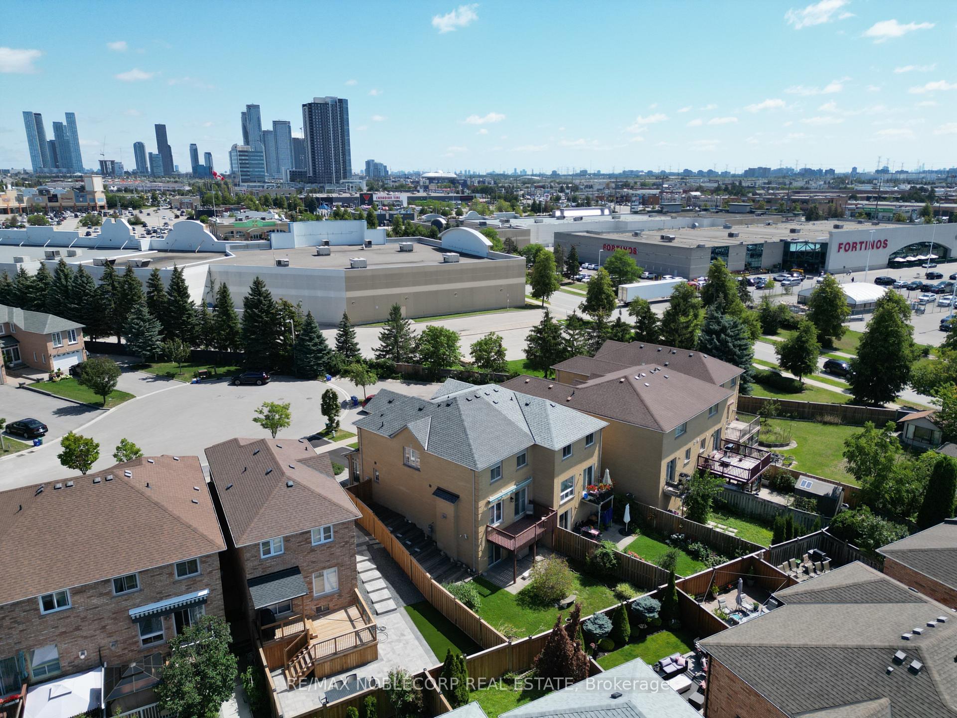 Photo 19 of 28 Opera Place, Vaughan, East Woodbridge — HOMEH