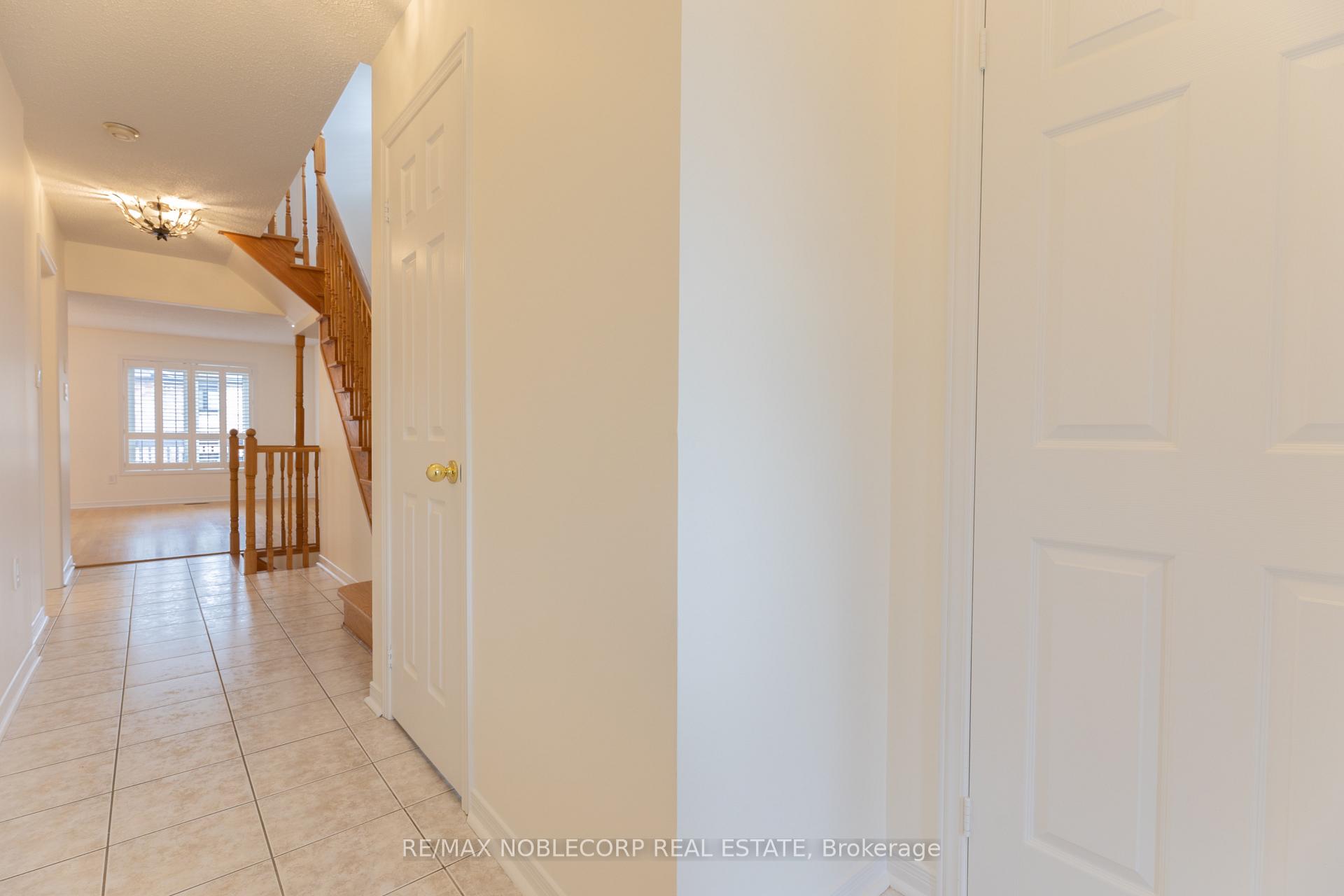 Photo 20 of 28 Opera Place, Vaughan, East Woodbridge — HOMEH