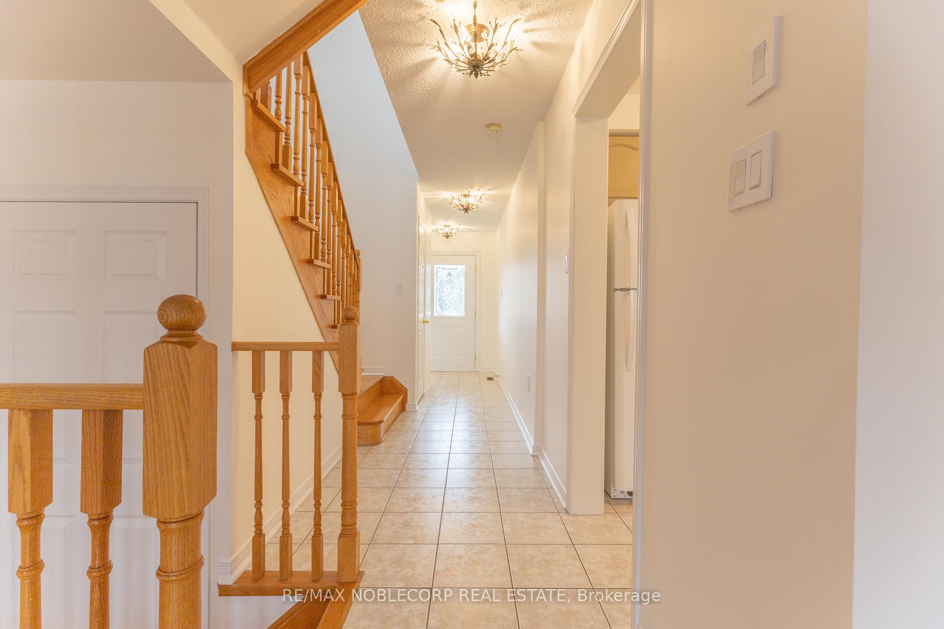 Photo 21 of 28 Opera Place, Vaughan, East Woodbridge — HOMEH