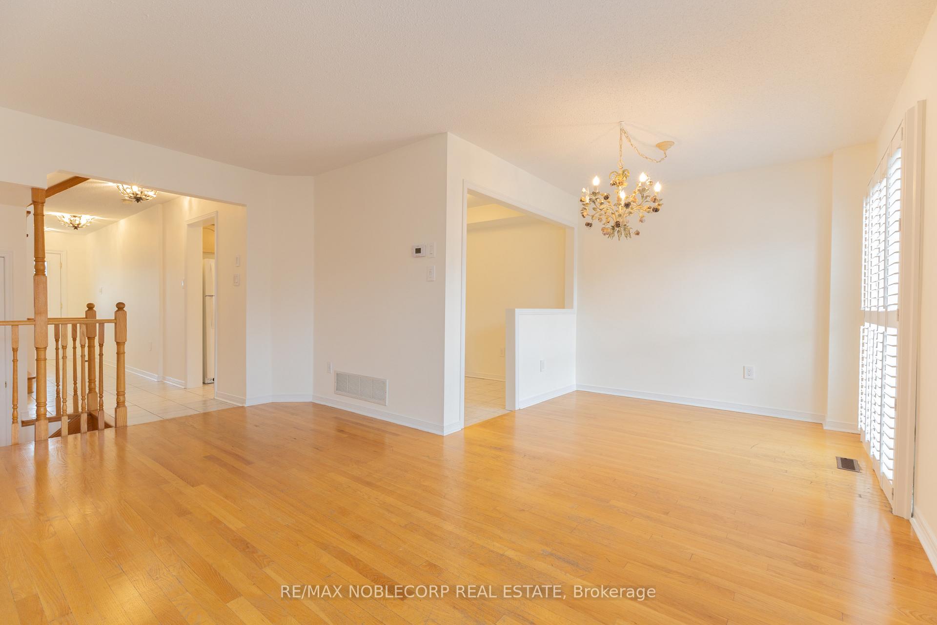 Photo 22 of 28 Opera Place, Vaughan, East Woodbridge — HOMEH