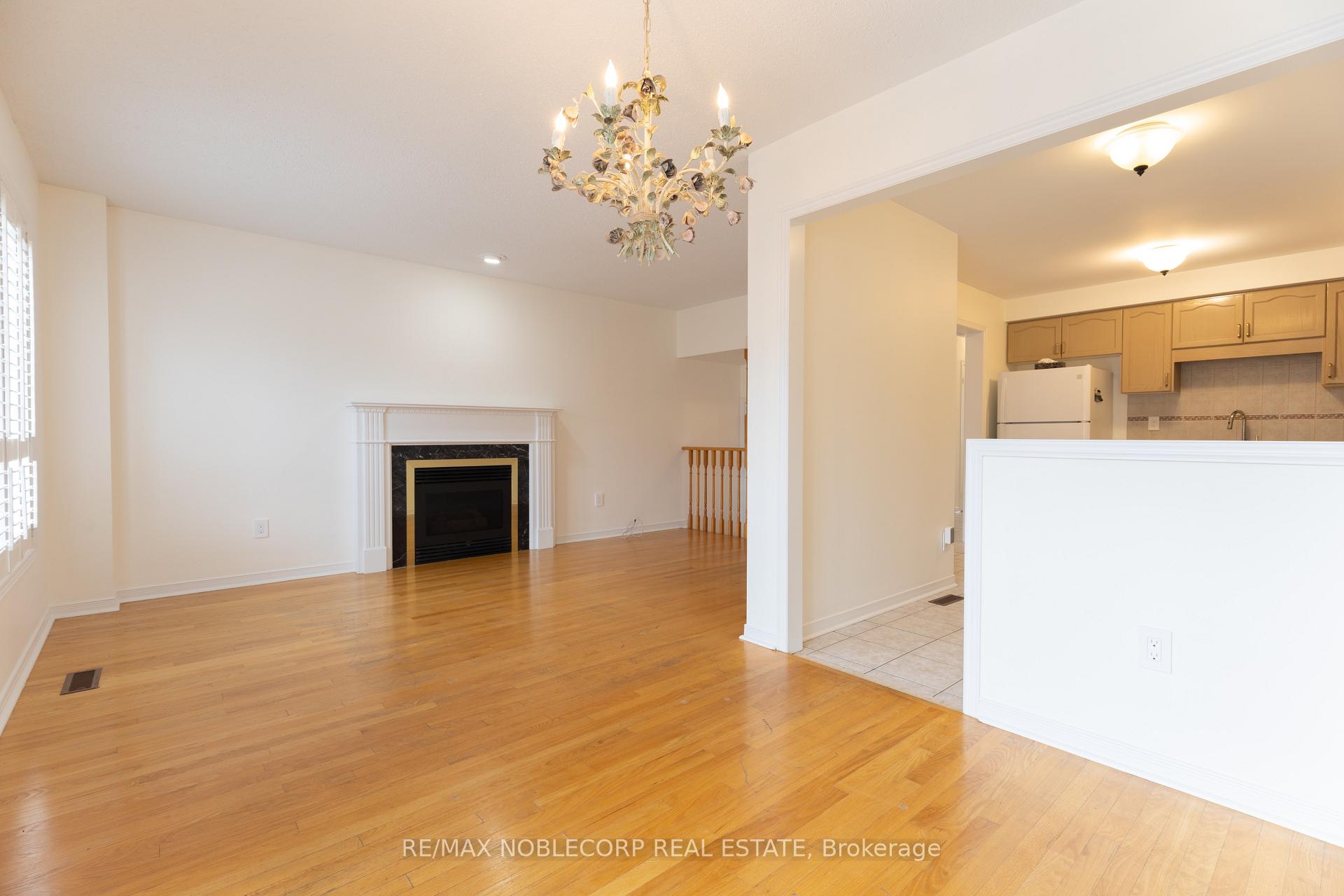 Photo 24 of 28 Opera Place, Vaughan, East Woodbridge — HOMEH