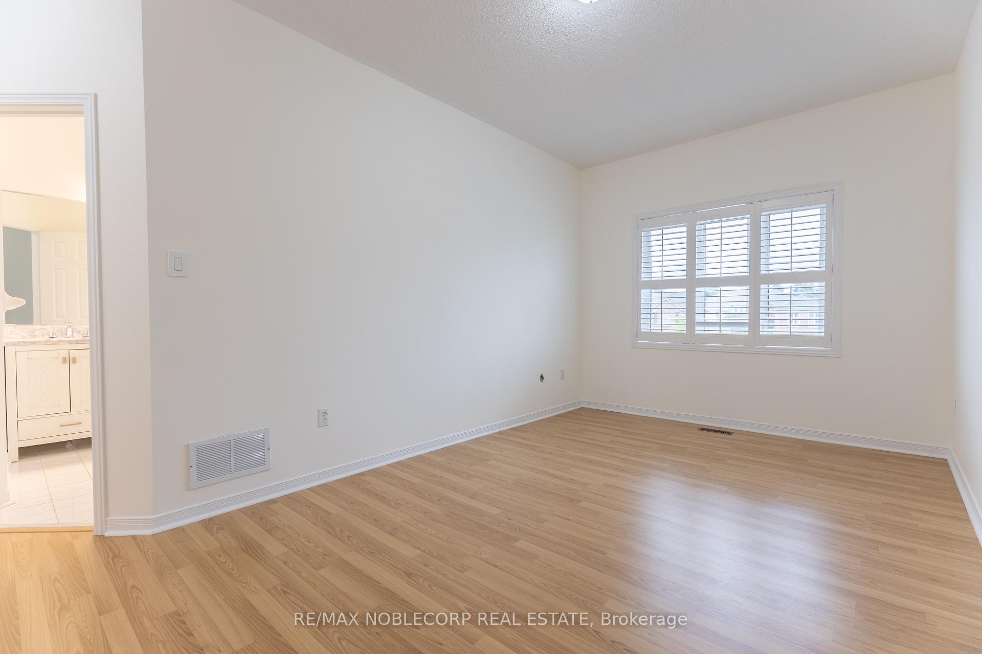 Photo 33 of 28 Opera Place, Vaughan, East Woodbridge — HOMEH