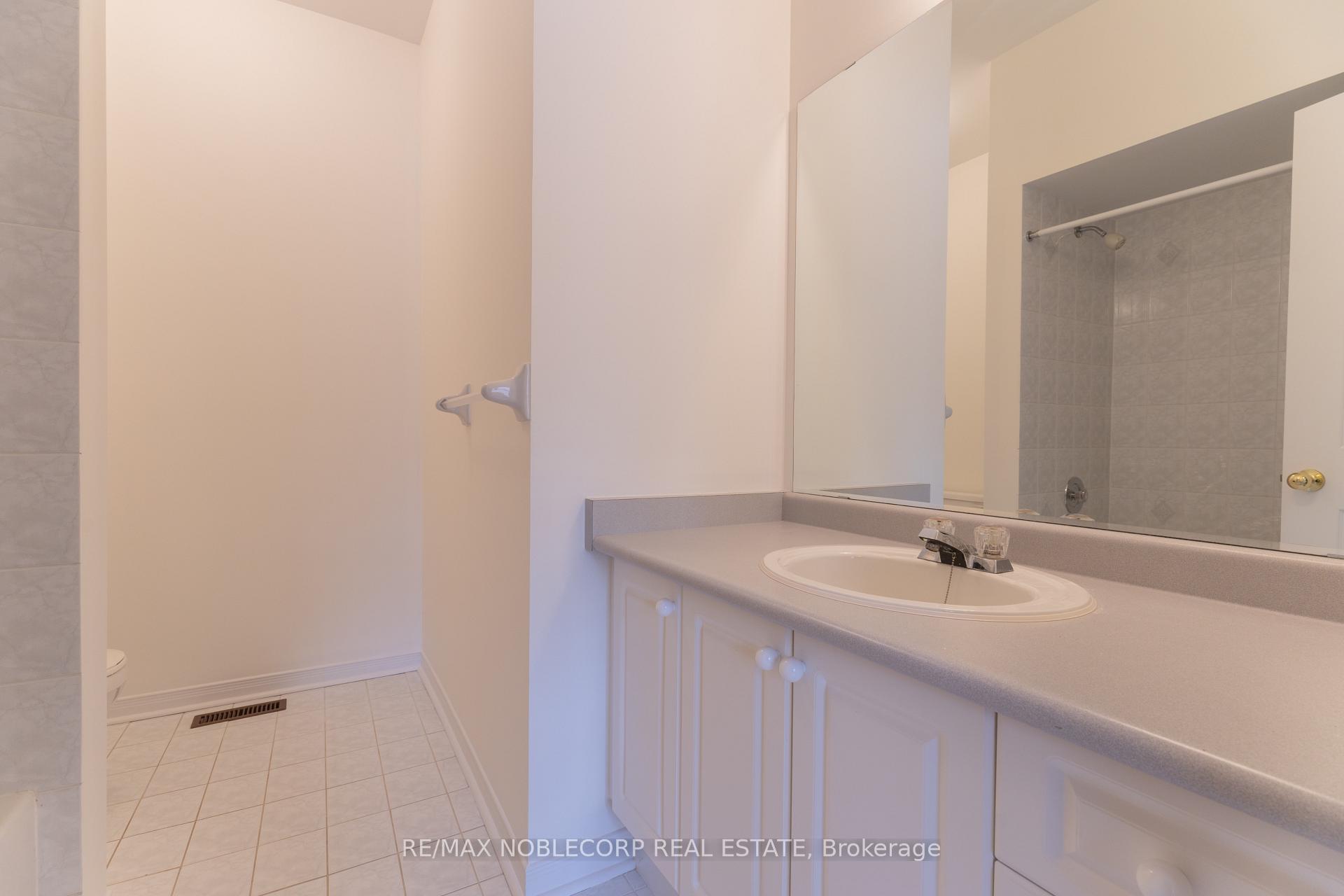 Photo 47 of 28 Opera Place, Vaughan, East Woodbridge — HOMEH