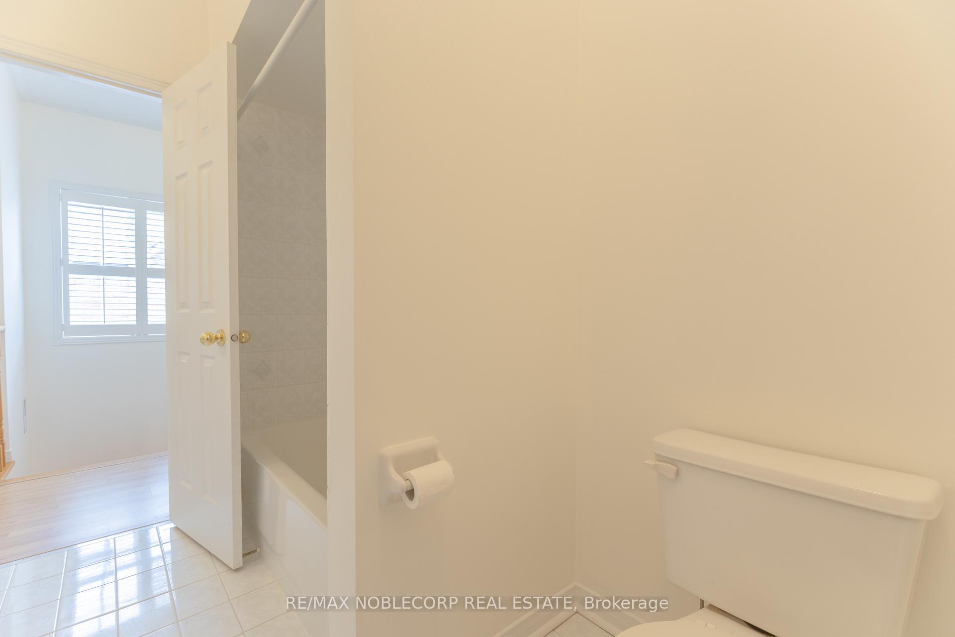 Photo 48 of 28 Opera Place, Vaughan, East Woodbridge — HOMEH