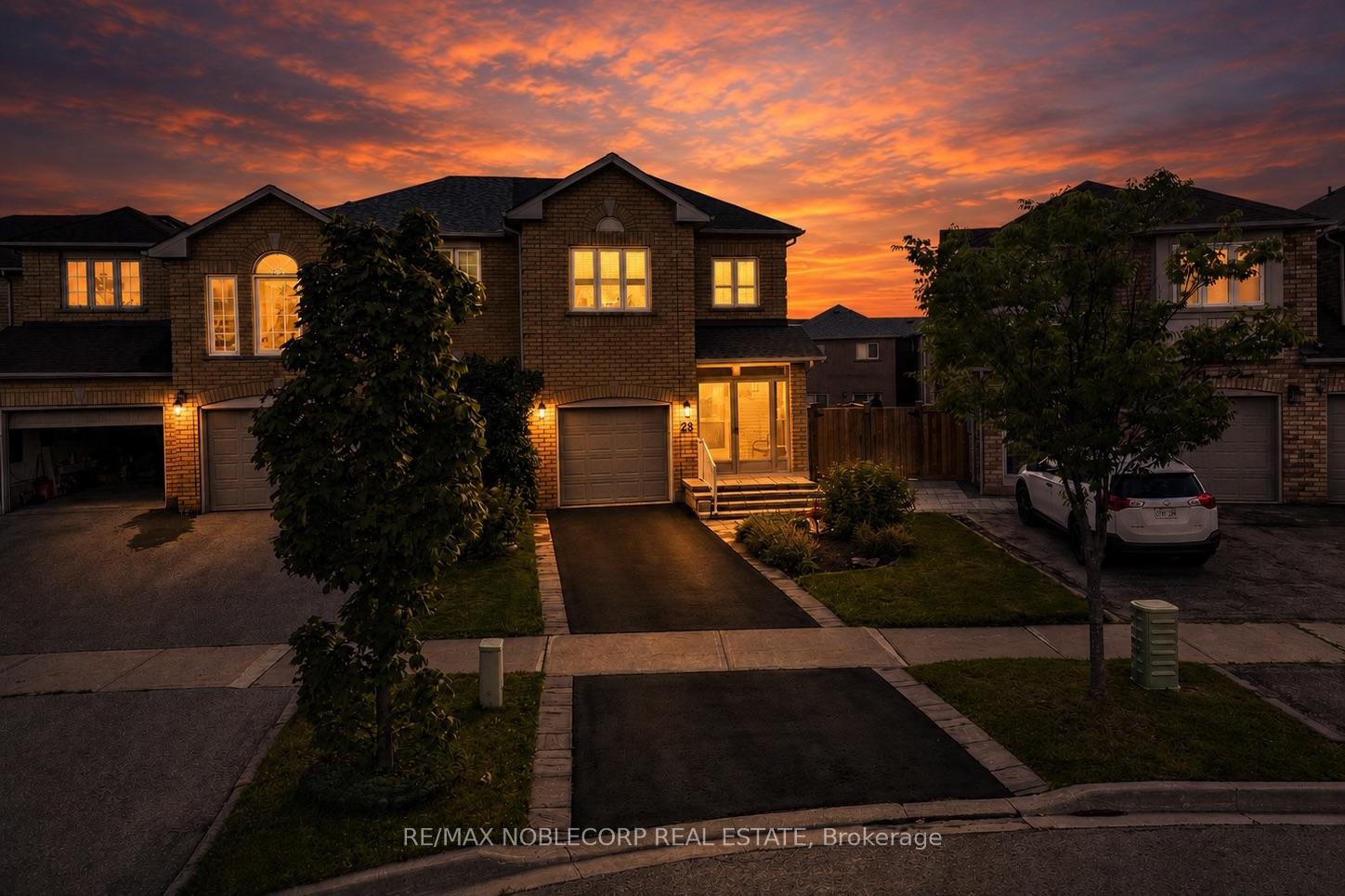 Photo 1 of 28 Opera Place, Vaughan, East Woodbridge — HOMEH