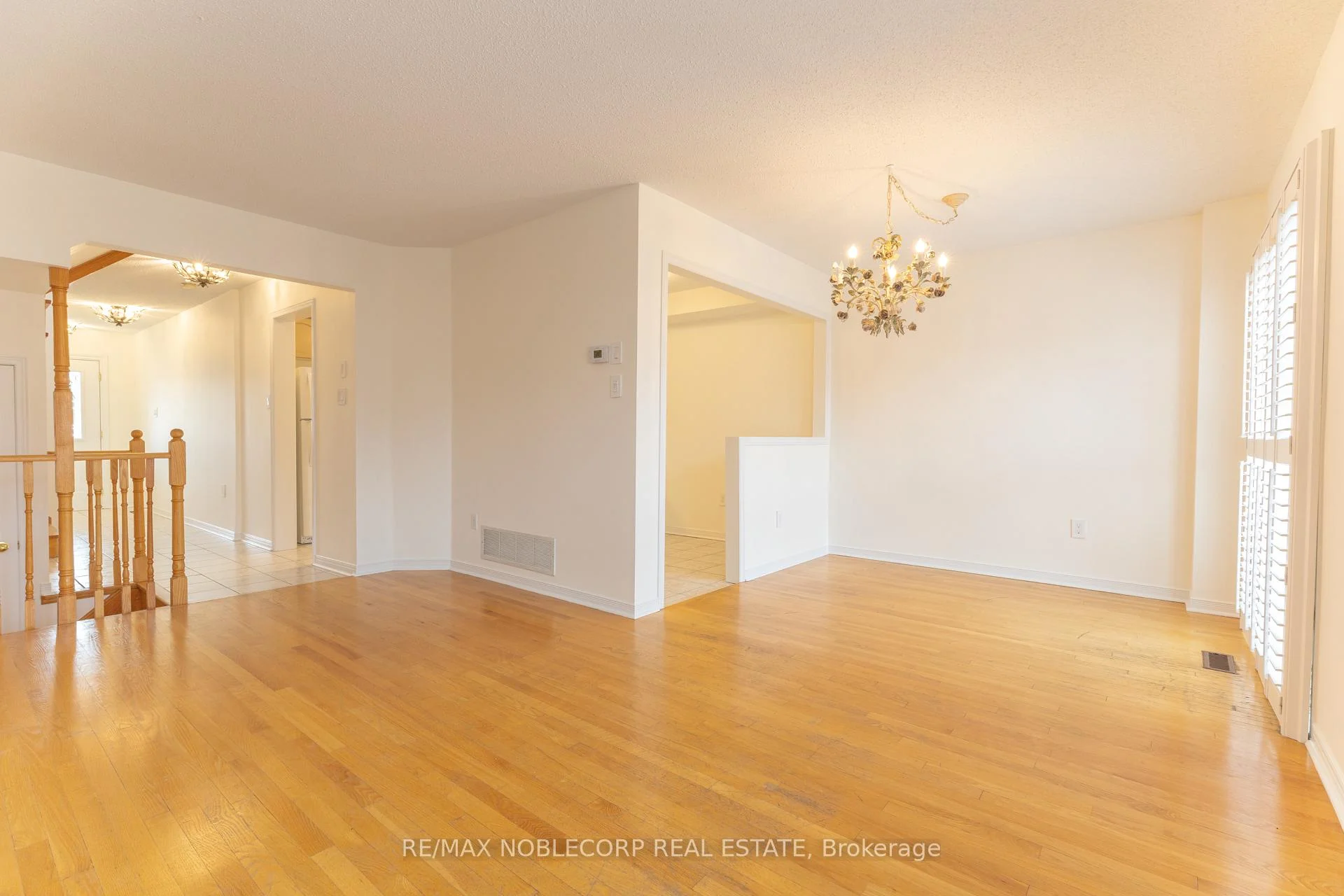 Photo 7 of 28 Opera Place, Vaughan, East Woodbridge — HOMEH