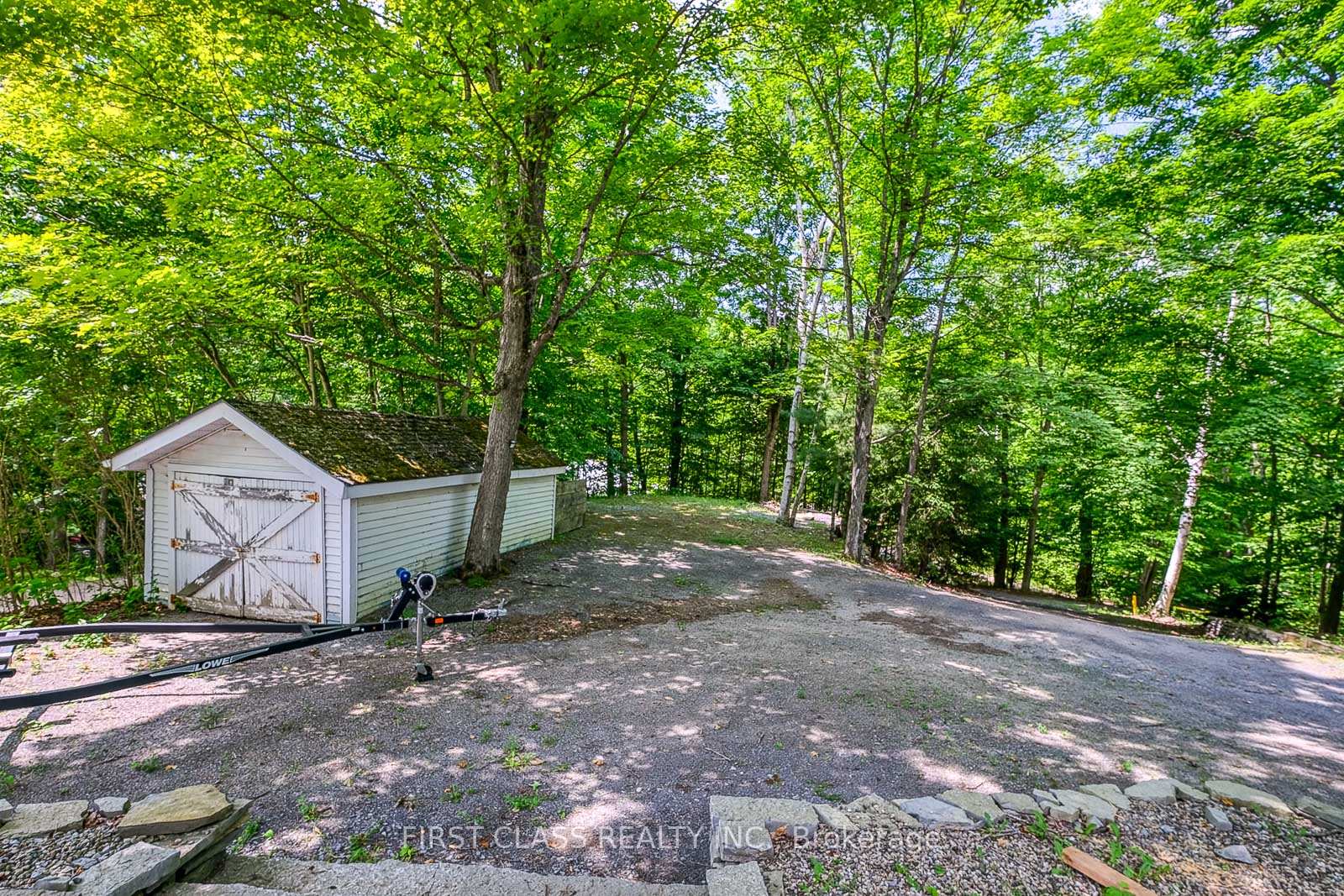 Photo 4 of 312A Henry Lane, Frontenac, Frontenac South — HOMEH