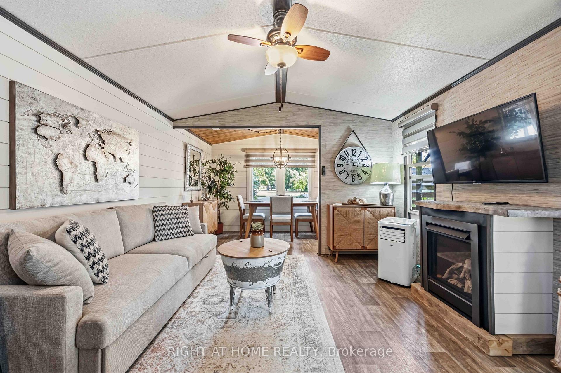 Photo 6 of Unit 13, 2891 Old Lakeshore Road, Sarnia — HOMEH