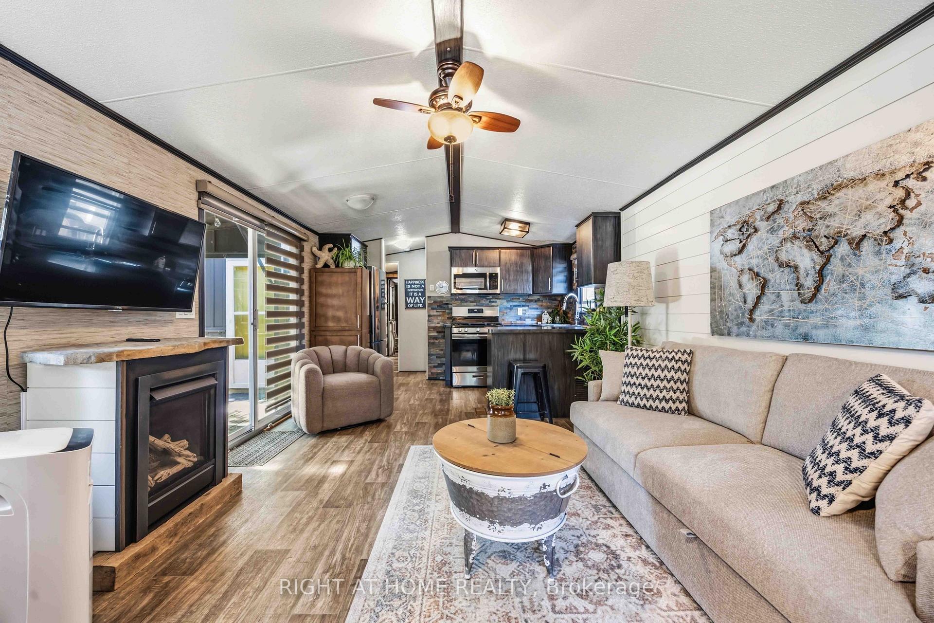 Photo 7 of Unit 13, 2891 Old Lakeshore Road, Sarnia — HOMEH