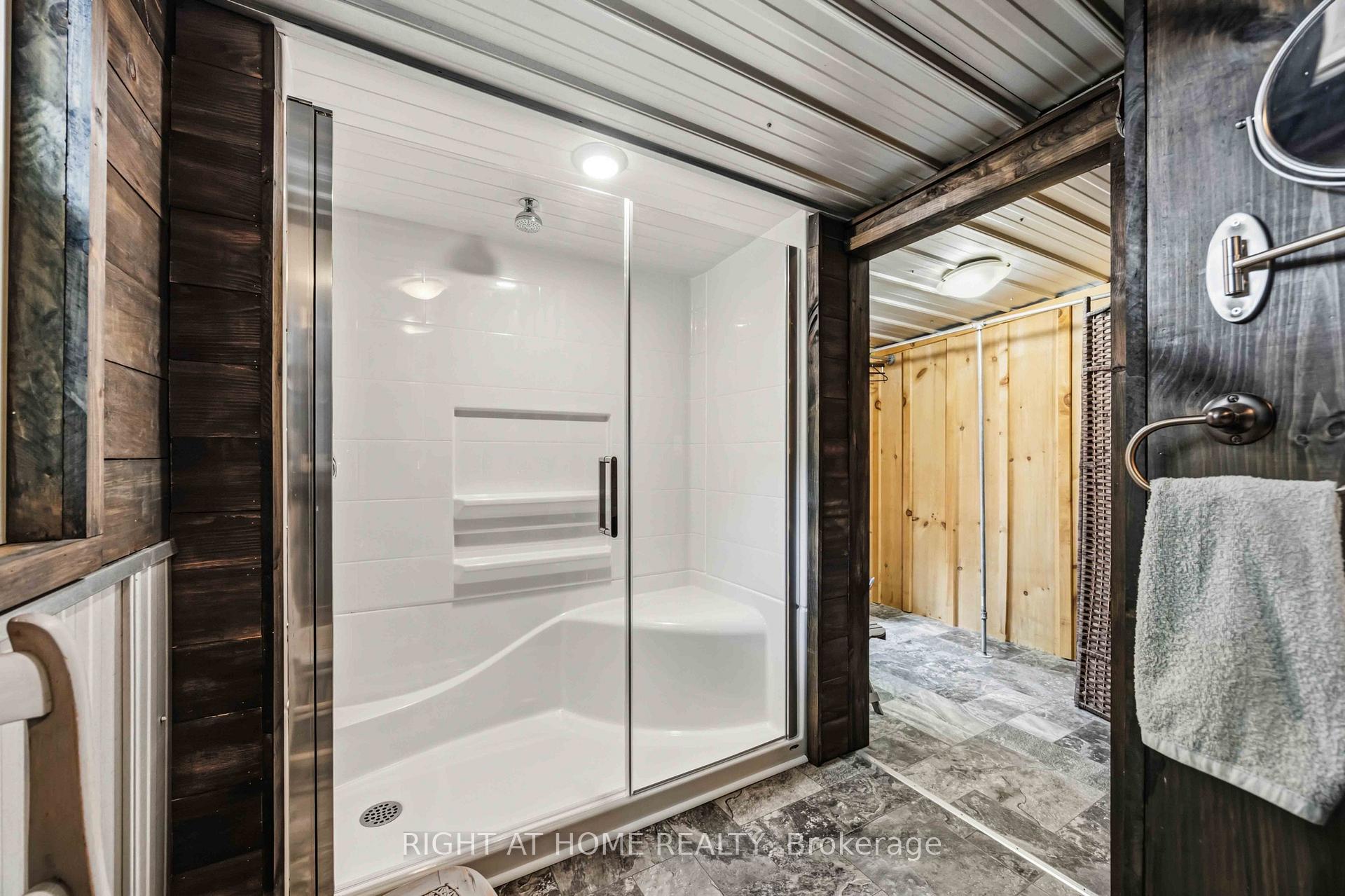 Photo 13 of Unit 13, 2891 Old Lakeshore Road, Sarnia — HOMEH