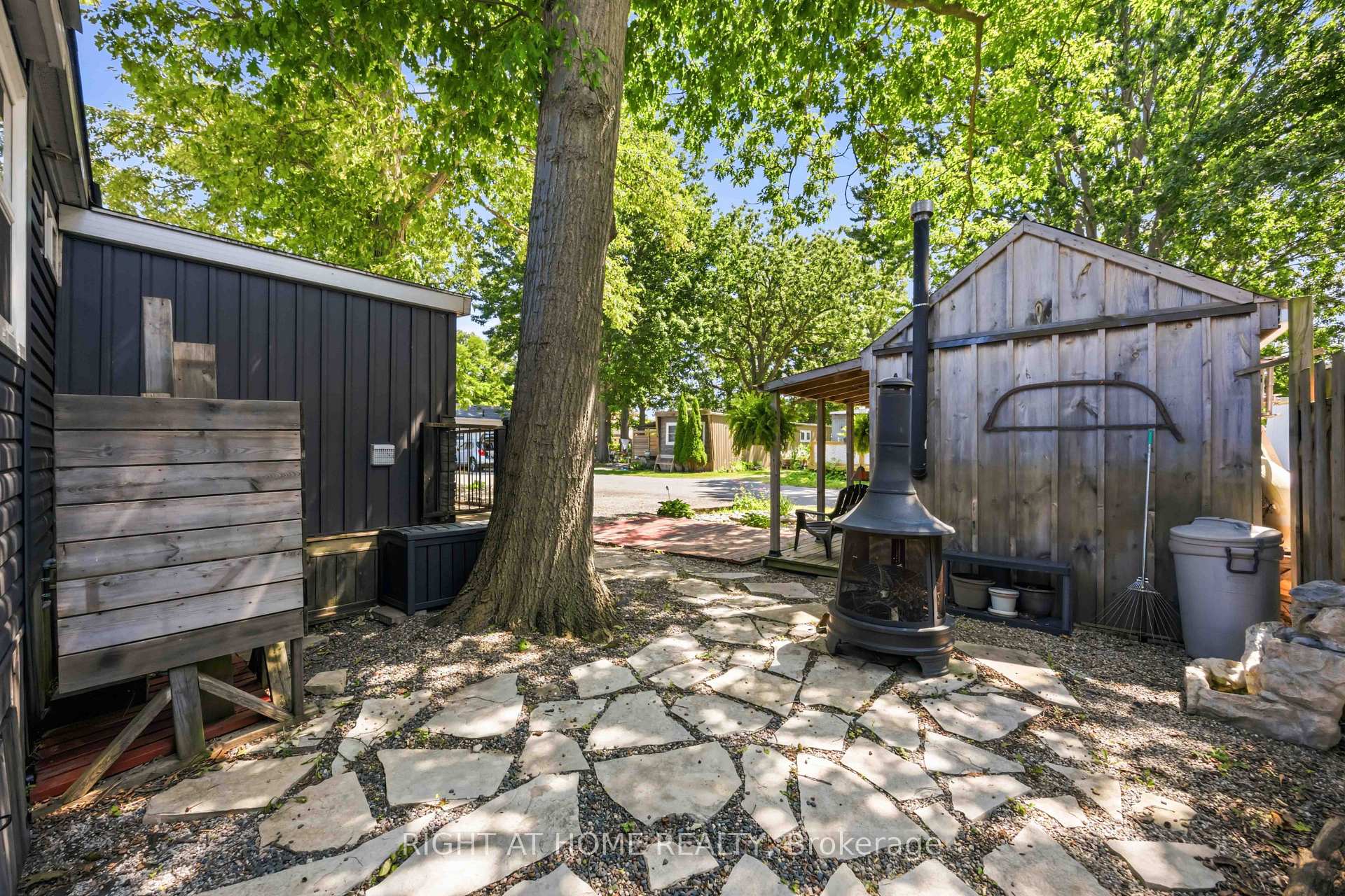Photo 34 of Unit 13, 2891 Old Lakeshore Road, Sarnia — HOMEH
