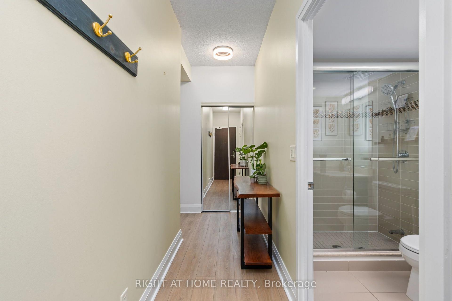 Photo 4 of Unit 815, 1185 The Queensway, Etobicoke, Islington-City Centre West — HOMEH