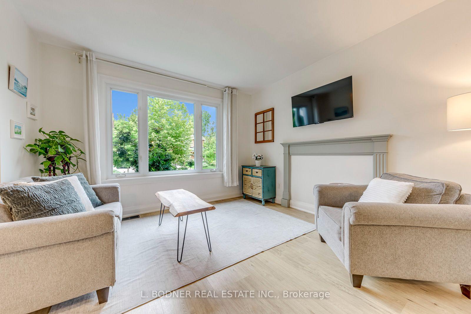 Photo 4 of 59 Queens Drive, North York, Weston — HOMEH
