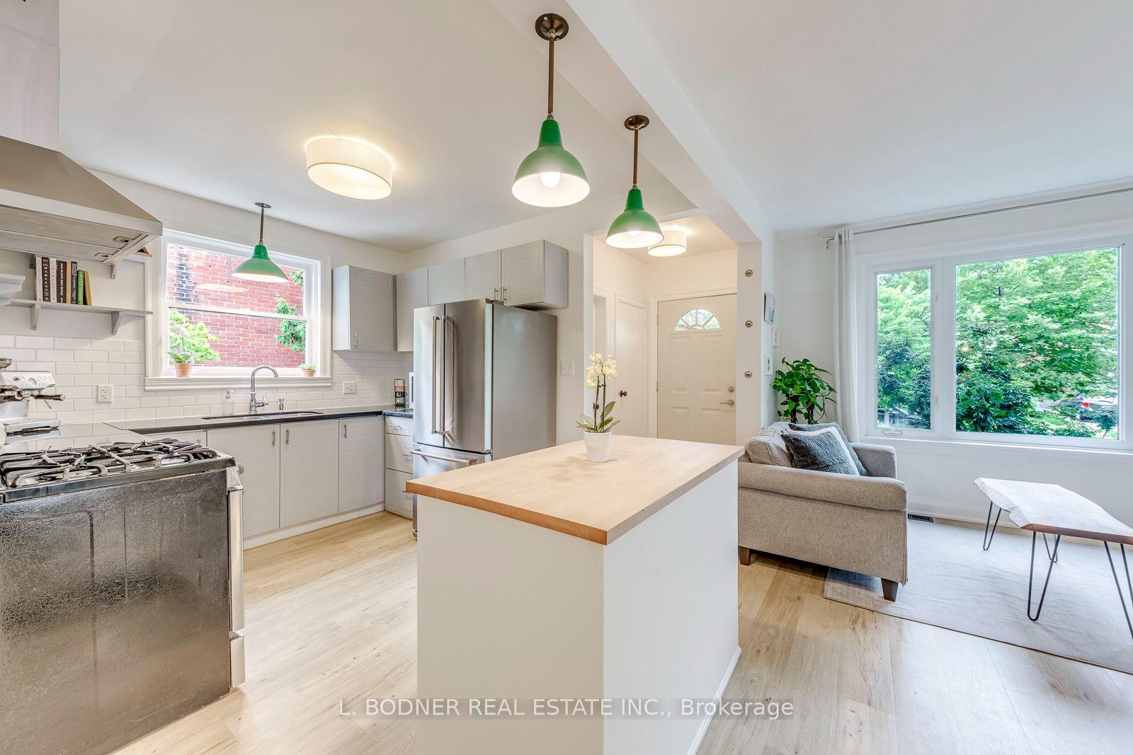 Photo 9 of 59 Queens Drive, North York, Weston — HOMEH