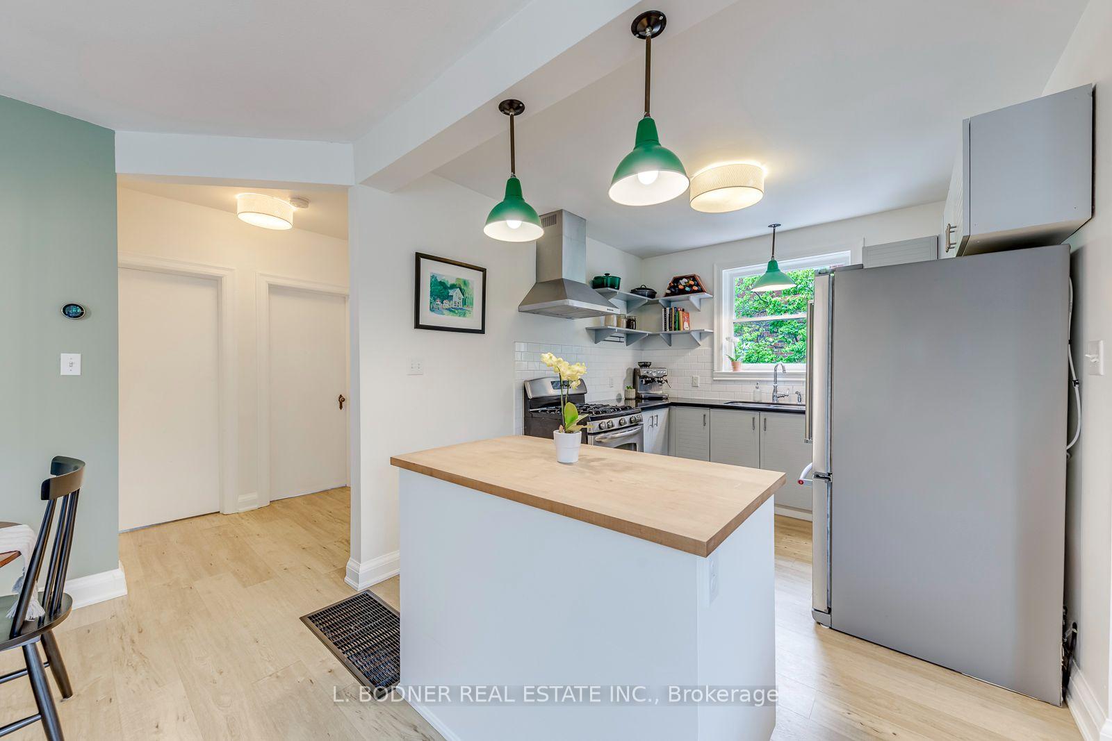Photo 10 of 59 Queens Drive, North York, Weston — HOMEH