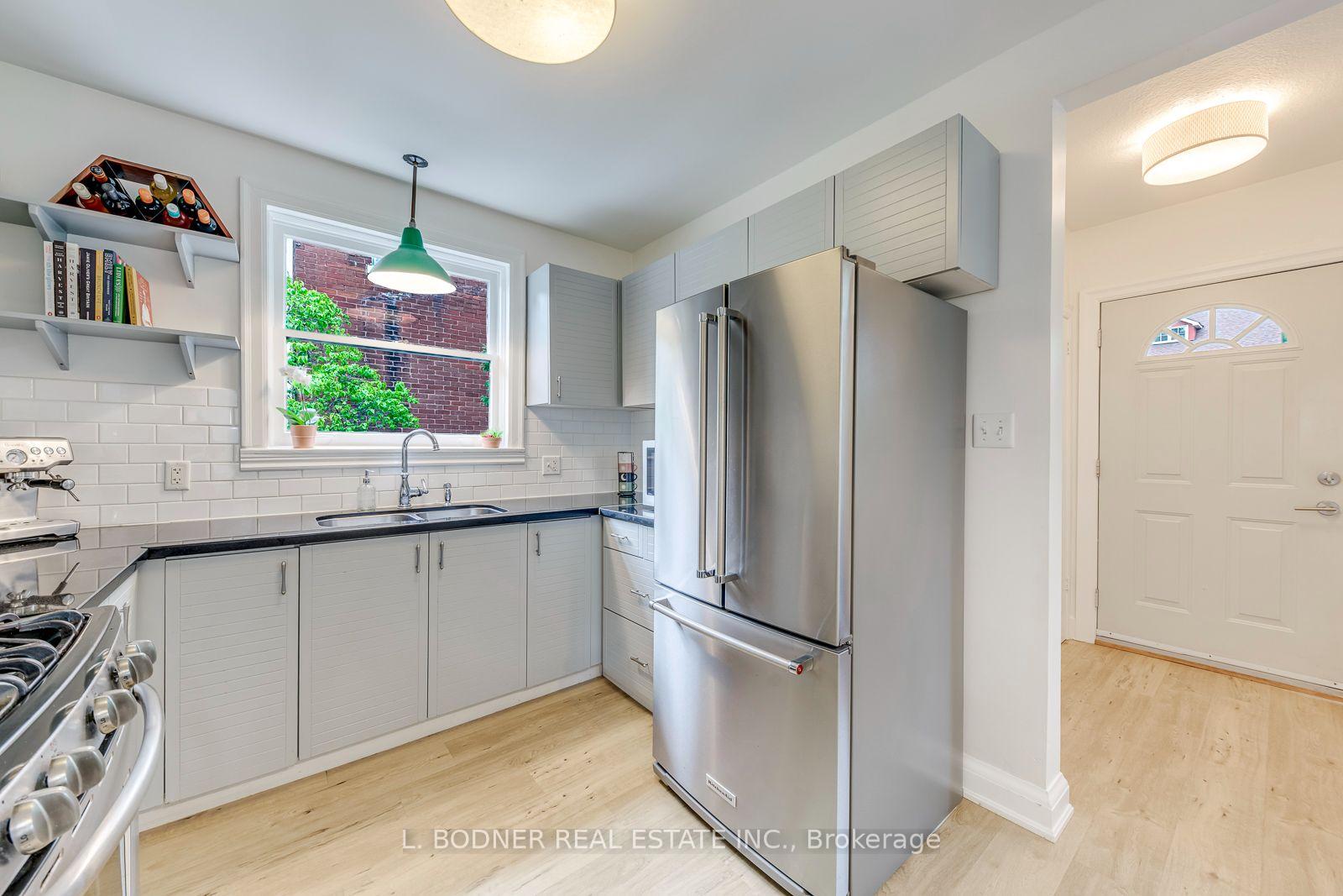Photo 12 of 59 Queens Drive, North York, Weston — HOMEH
