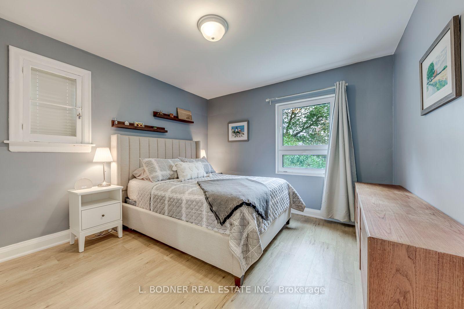 Photo 16 of 59 Queens Drive, North York, Weston — HOMEH