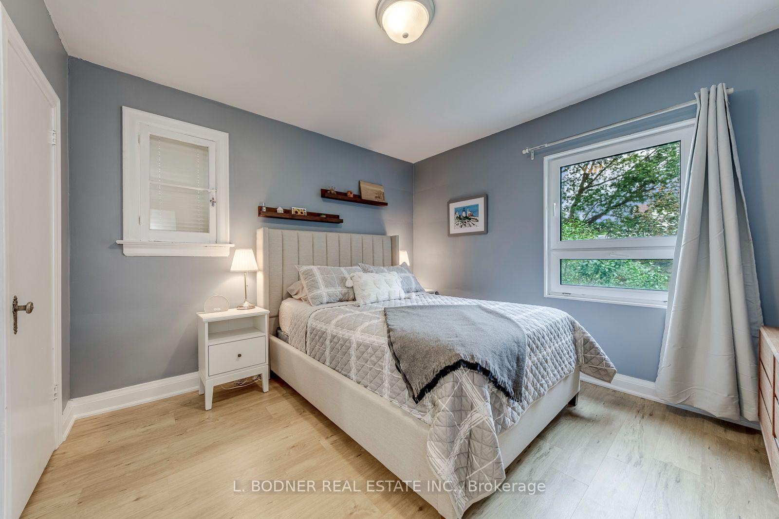 Photo 17 of 59 Queens Drive, North York, Weston — HOMEH